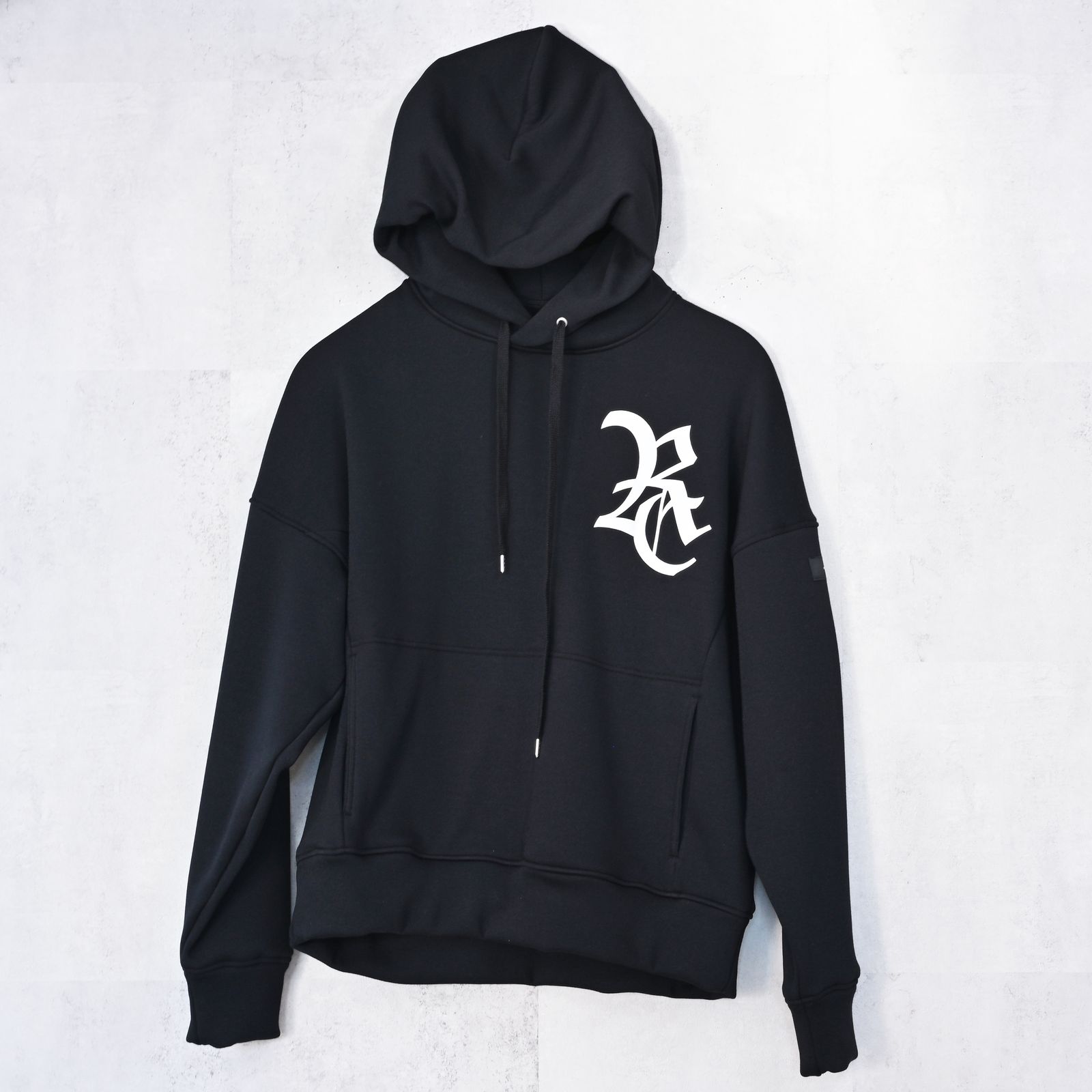 RC VELOURS FLEECE HOODIE / RC42-C-008 / 裏起毛RCロゴプルオーバーパーカー / ブラック (11月上旬入荷予定)