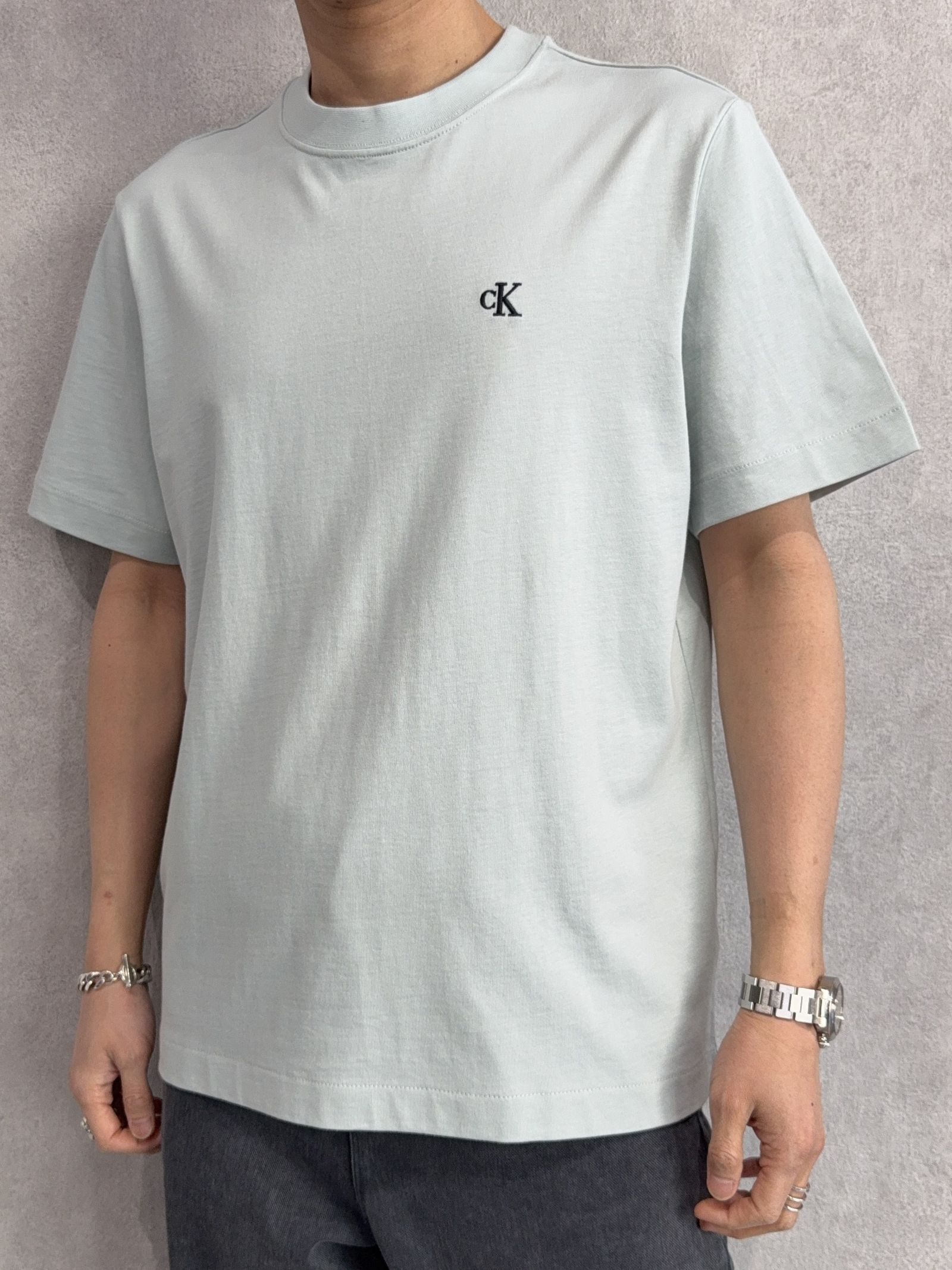 【Jung Kook/ジョングク、MINGYU/ミンギュ着用商品】 ショートスリーブイージーモノグラムTシャツ / 4RC275G / 3Q0(ライトブルー)