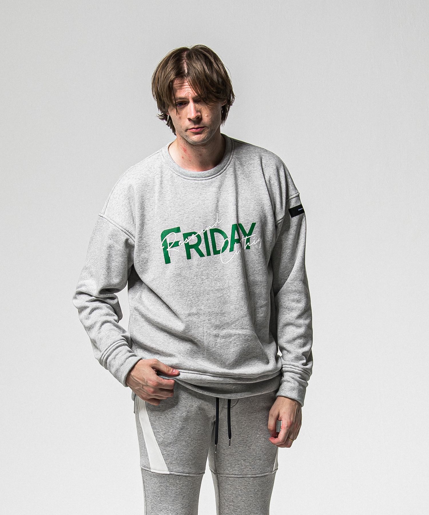 【FRIDAYコラボ】 FRIDAY OLD LOGO VELOURS FLEECE TRAINER / RCF1-C-003 / 裏起毛FRIDAYオールドロゴトレーナー / グレー (11月上旬入荷予定)