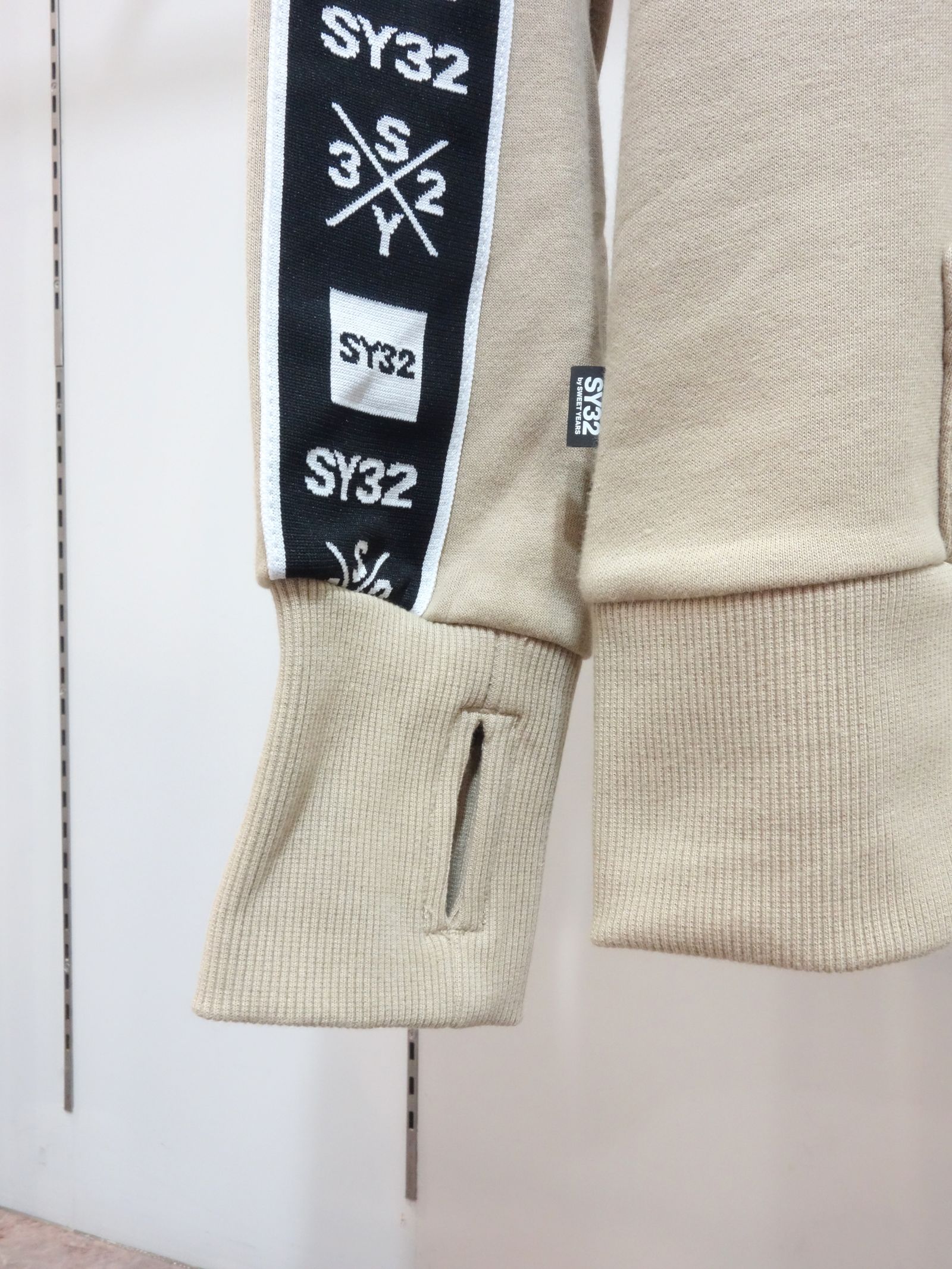 LINE TAPE P/O HOODIE / TNS1747 / プルオーバーラインパーカー