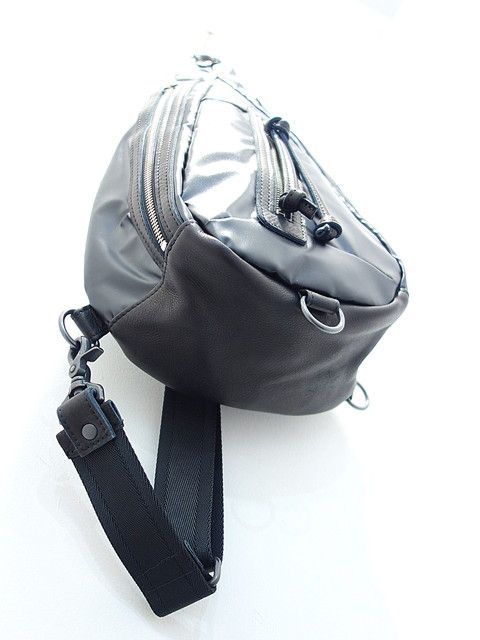 Matte PVC Nylon Body One Shoulder Bag / DCD-01026N / ボディバッグ