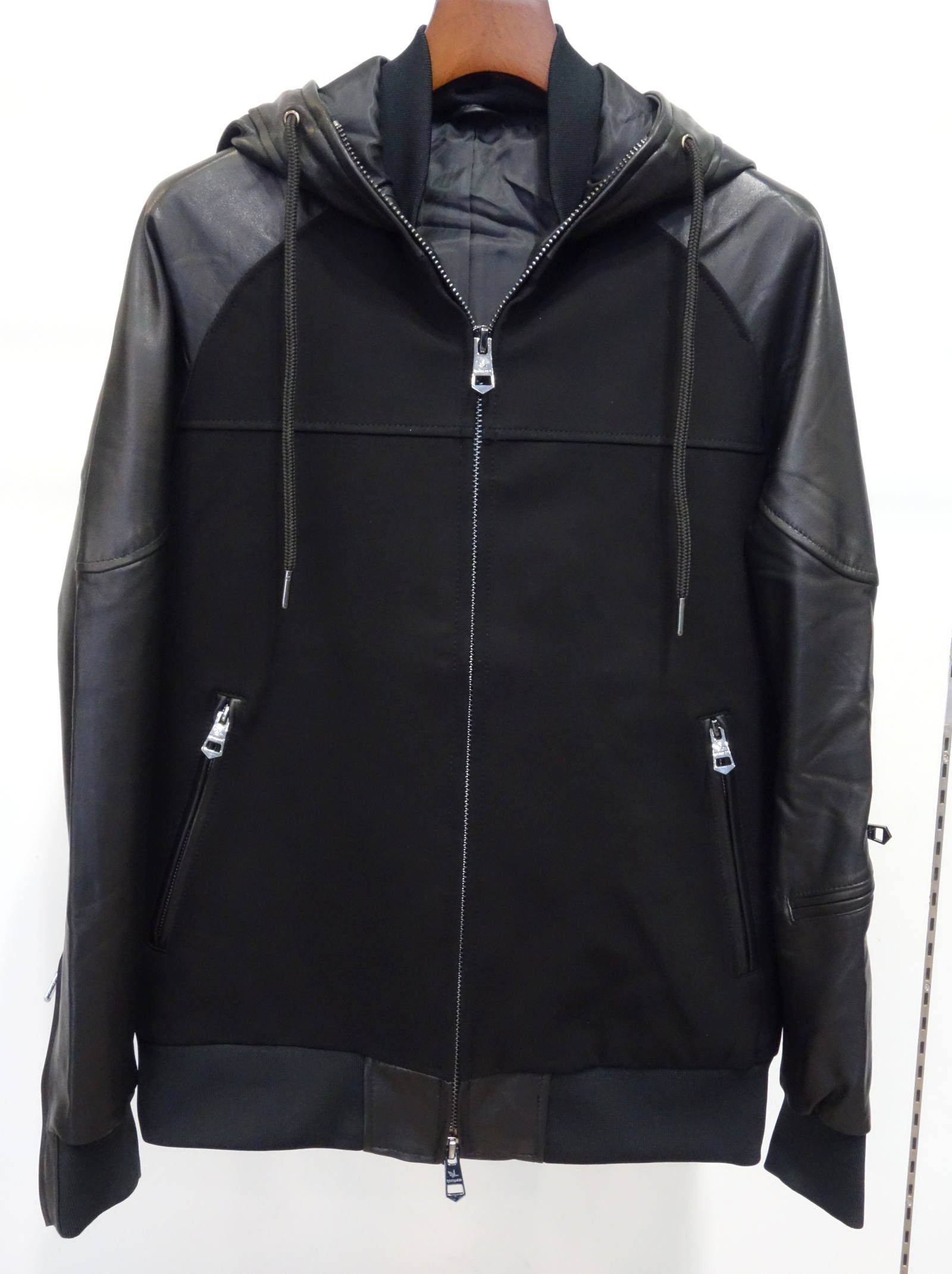 国内発送【1PIU1UGUALE】シープレザーコンビパーカー / ラグスポ 楽天市場】1piu1uguale3 レザー コンビの通販