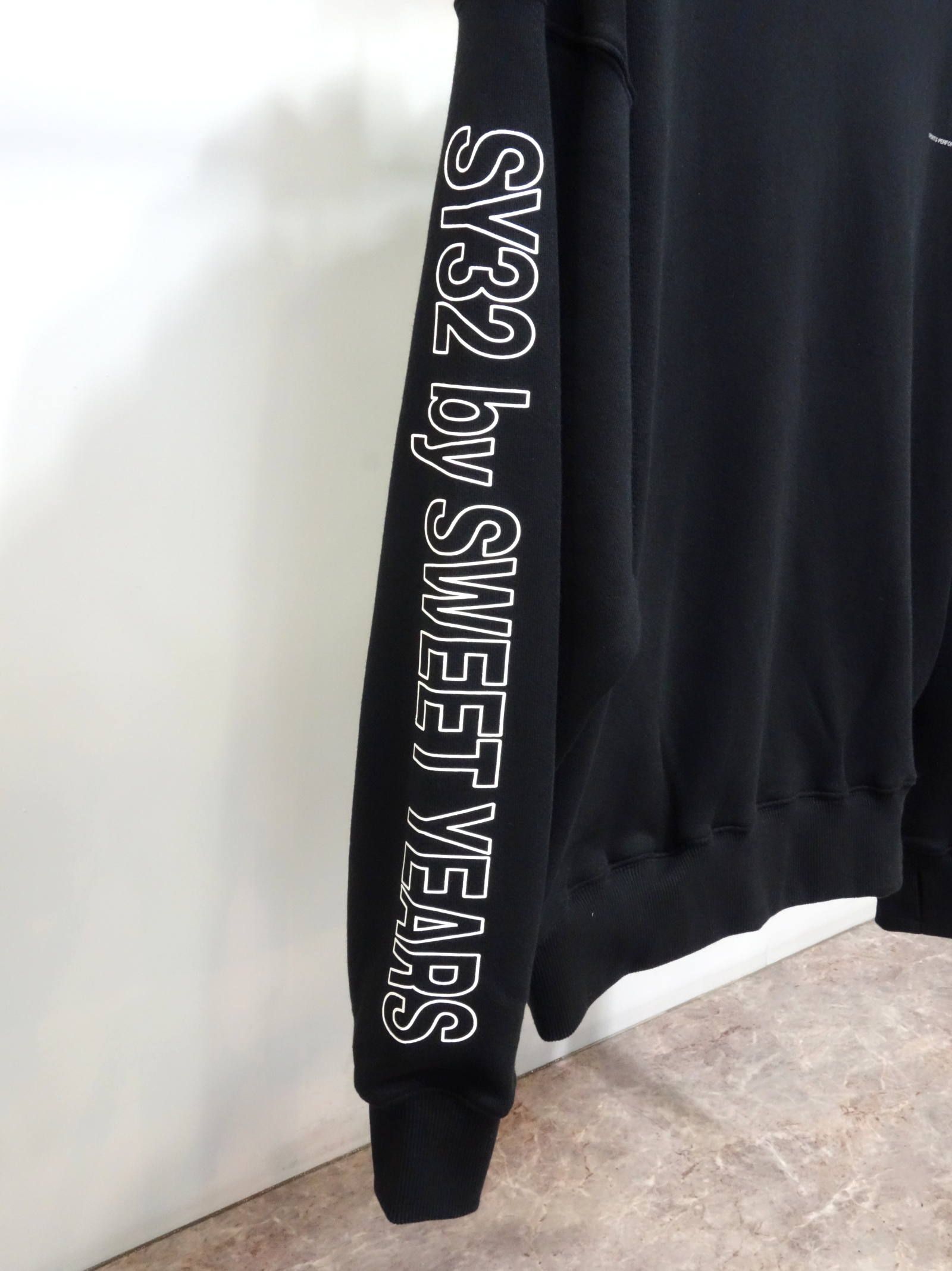 BIG SILHOETTE HOODIE / 10002 / パーカー