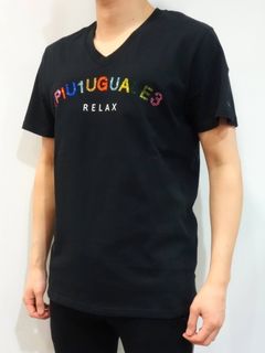 カラフルラインストーンアーチロゴVネックTシャツ / ust-20007