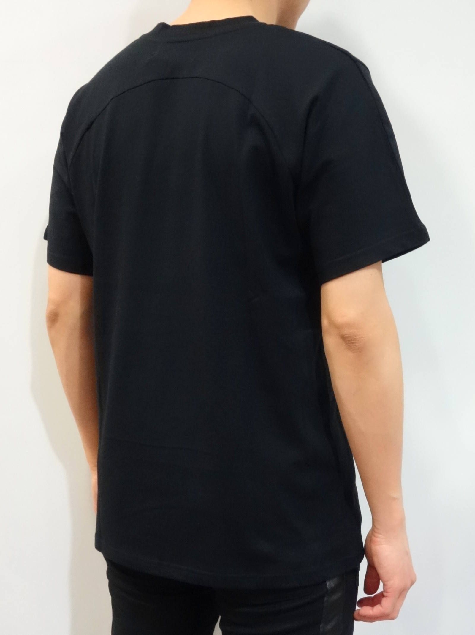 「3」ロゴ サガラVネックTシャツ / ust-20005