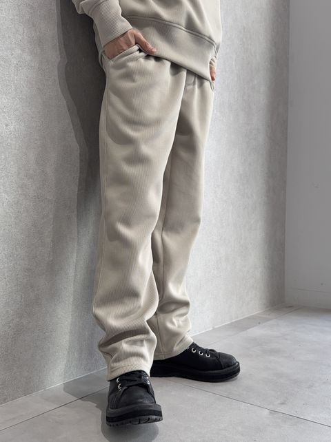 ボリュームと軽さのある高機能あぜ編みジャージセットアップ