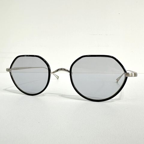 NEW. LOUISE C-1 / サングラス / シャーリングシルバー×ブラック