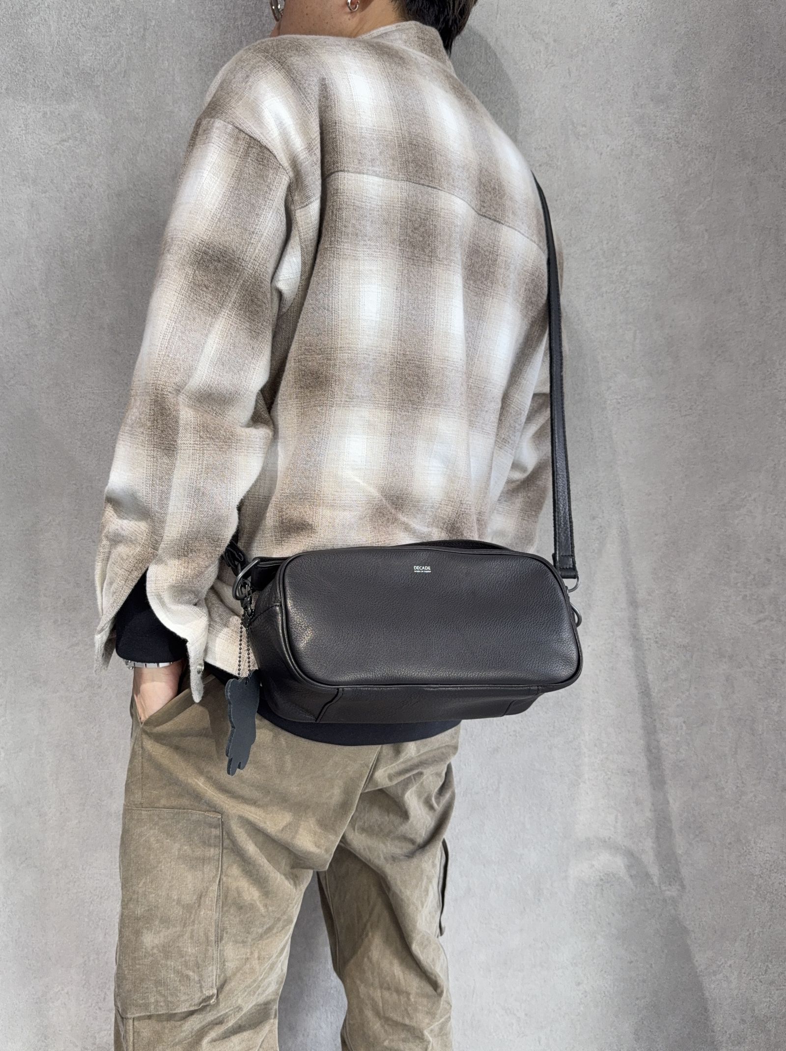 オイルドカウレザー 2WAYボックスクラッチショルダーバッグ / DCD-01544B / ブラック×ブラック