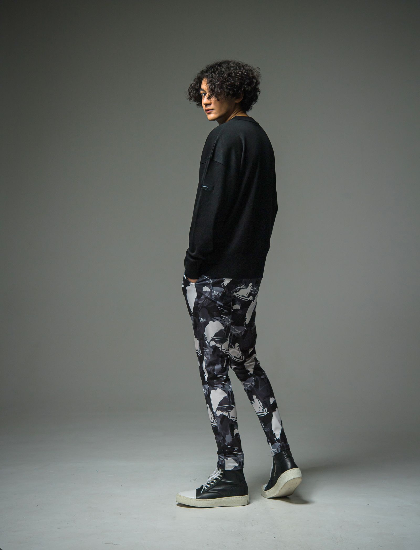CHRIS EASY TUCK PANTS / RC29-ST-016T / カモ柄イージータックパンツ / ブラックカモフラ