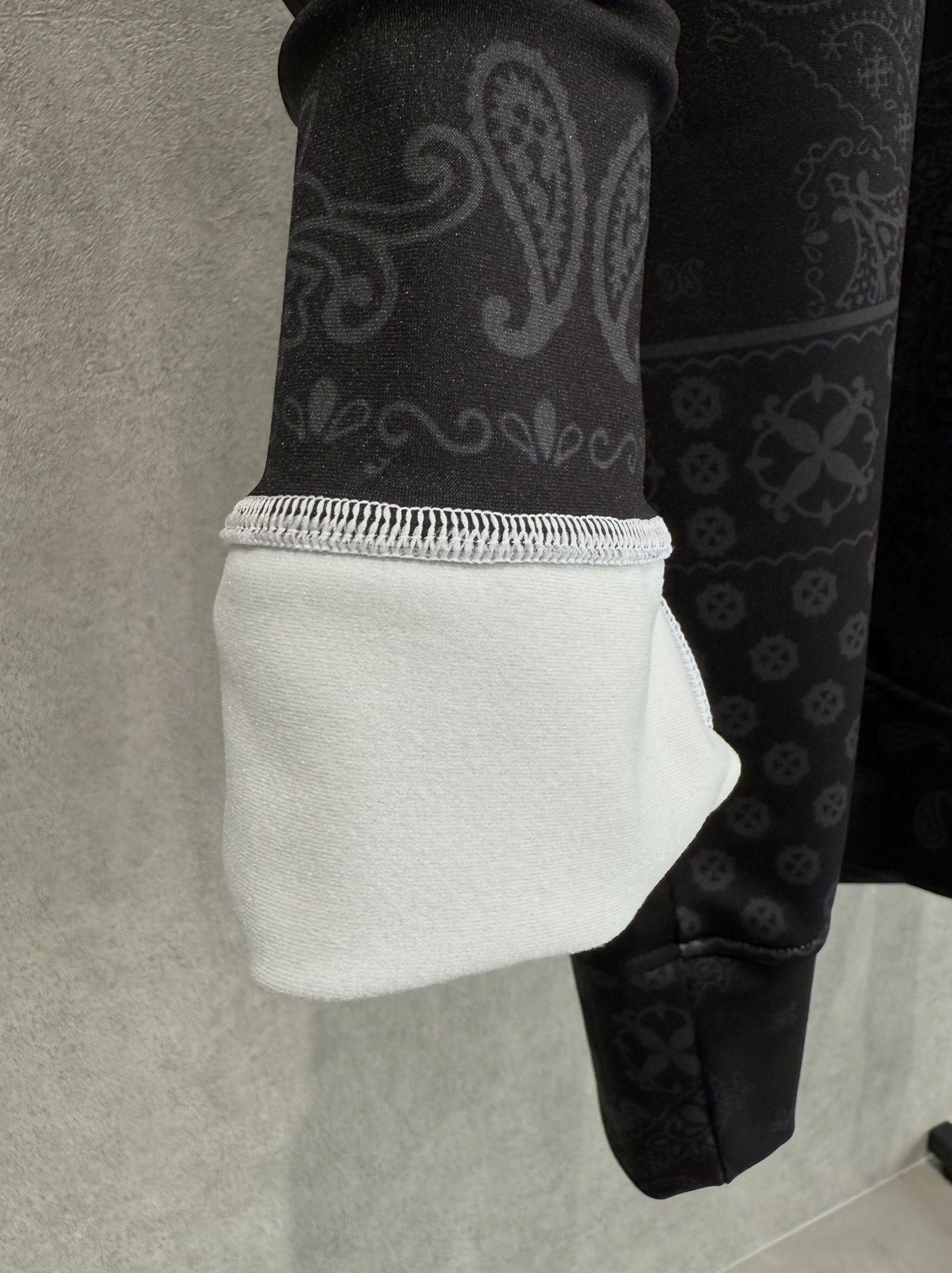 PAISLEY BACK FLEECE DROP TRAINER / RC38-C-008 / 裏起毛ペイズリートレーナー / ブラック