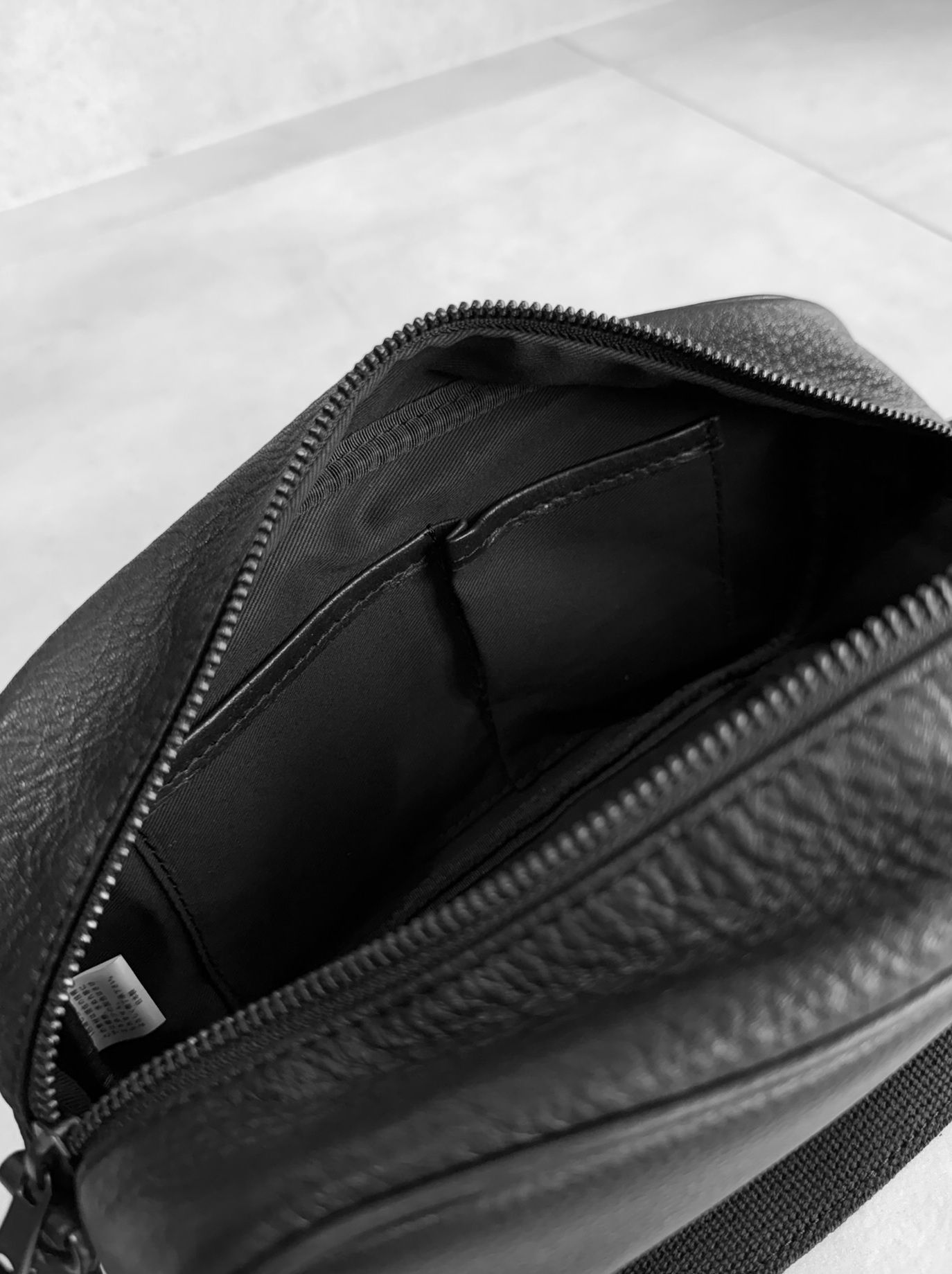 オイルドカウレザー 2WAYボックスクラッチショルダーバッグ / DCD-01544B / ブラック×ブラック