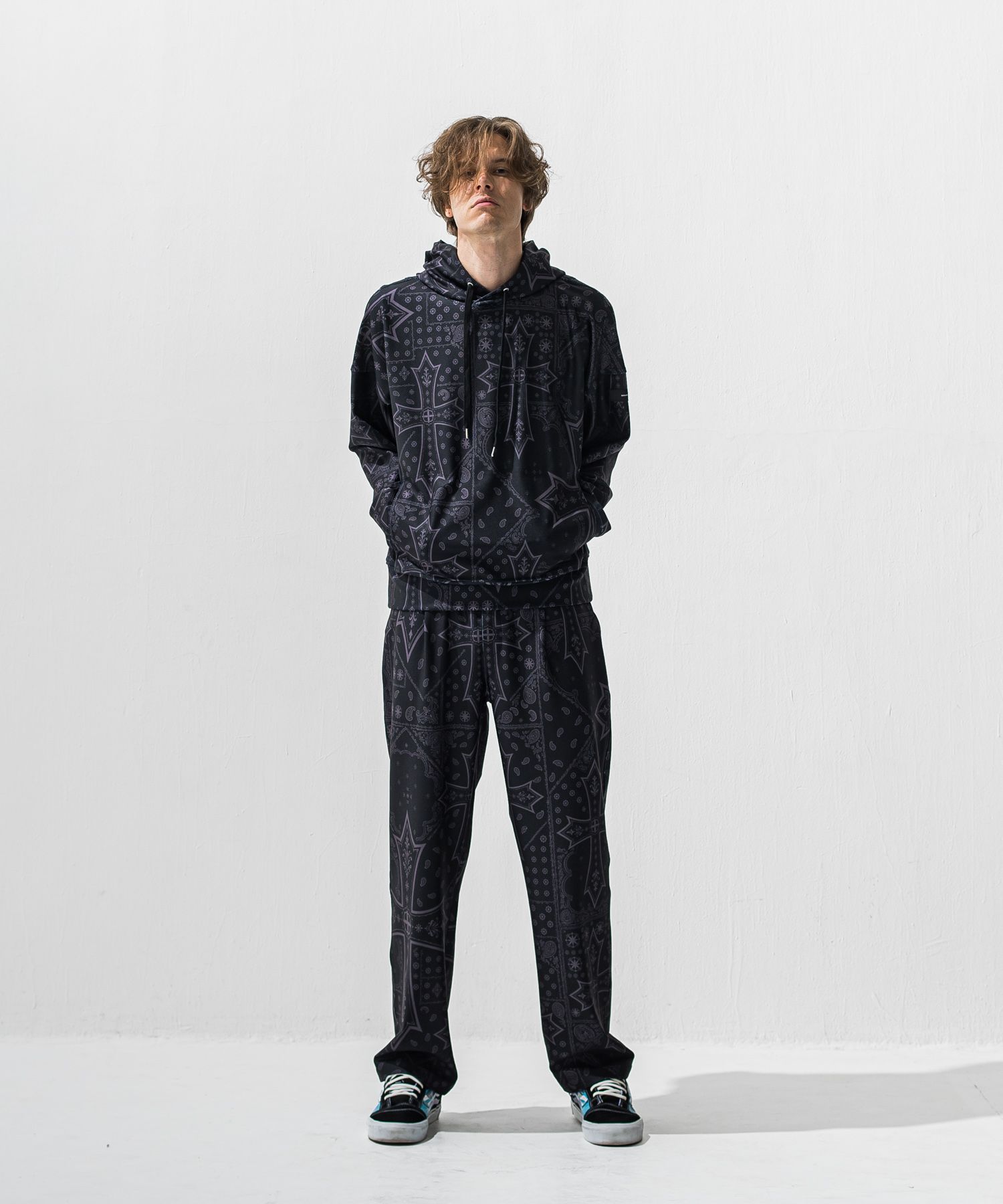 OVER HOODIE / RC42-C-011 / プルオーバーパーカー / クロスブラック (1月上旬入荷予定)