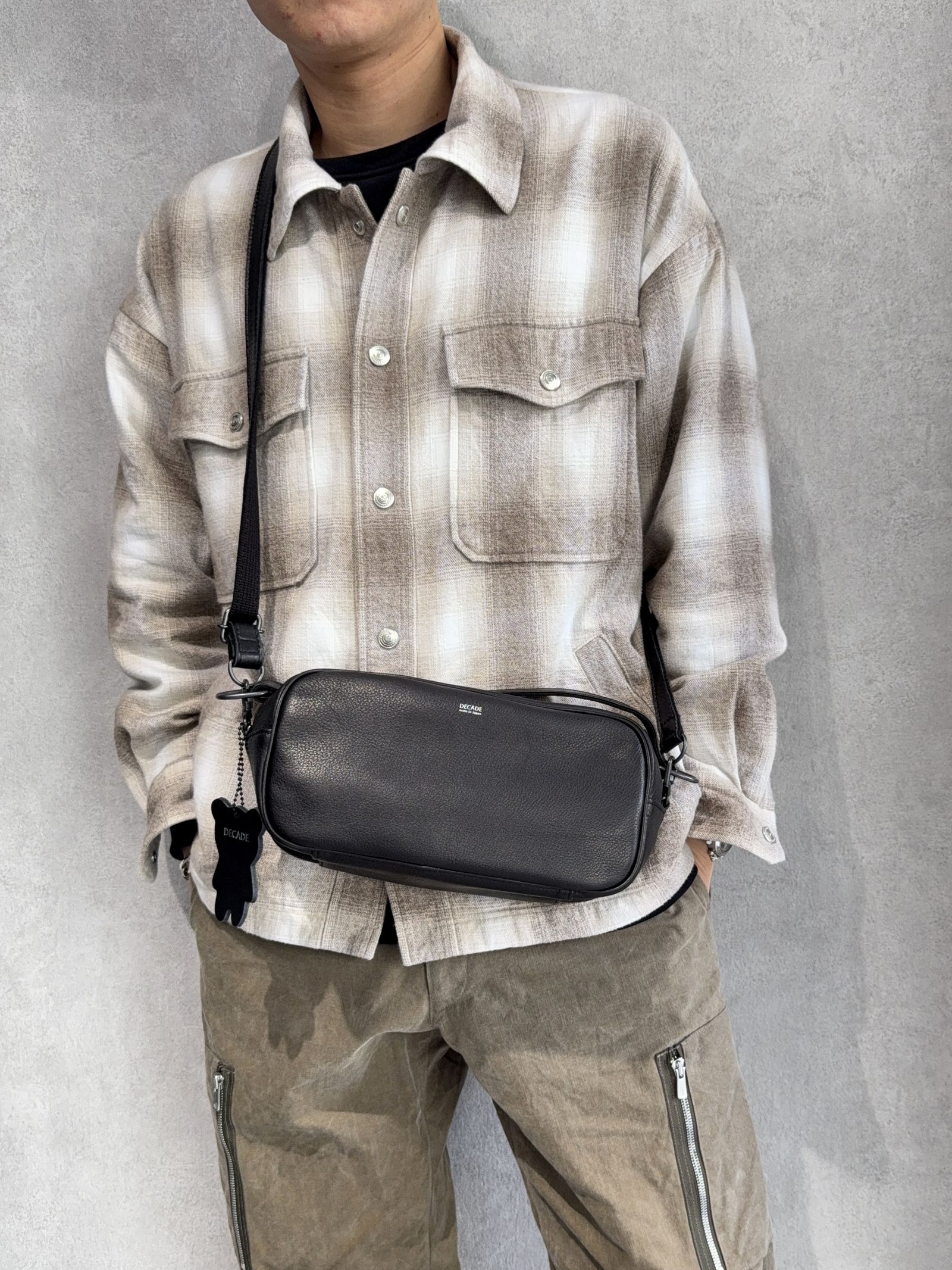 オイルドカウレザー 2WAYボックスクラッチショルダーバッグ / DCD-01544B / ブラック×ブラック