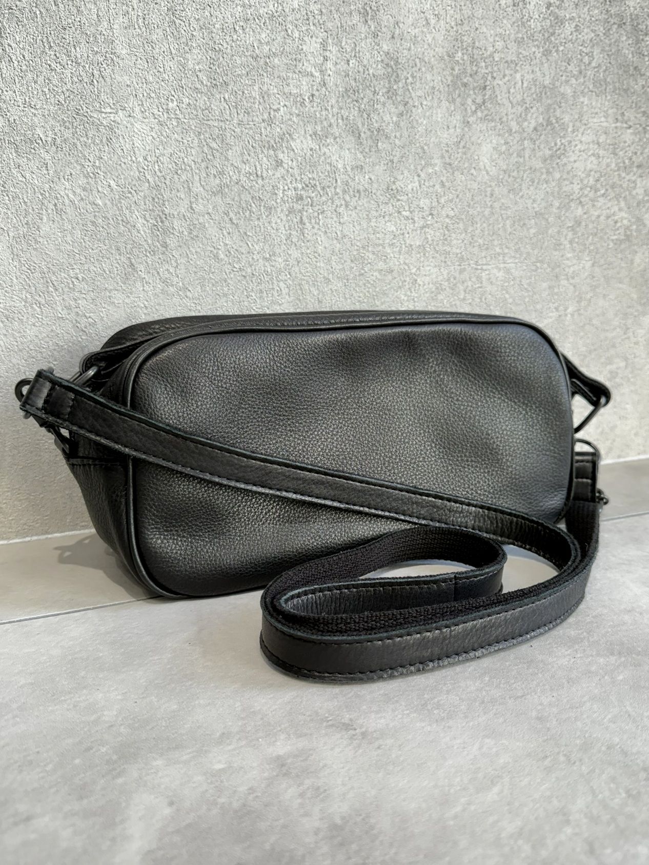 オイルドカウレザー 2WAYボックスクラッチショルダーバッグ / DCD-01544B / ブラック×ブラック