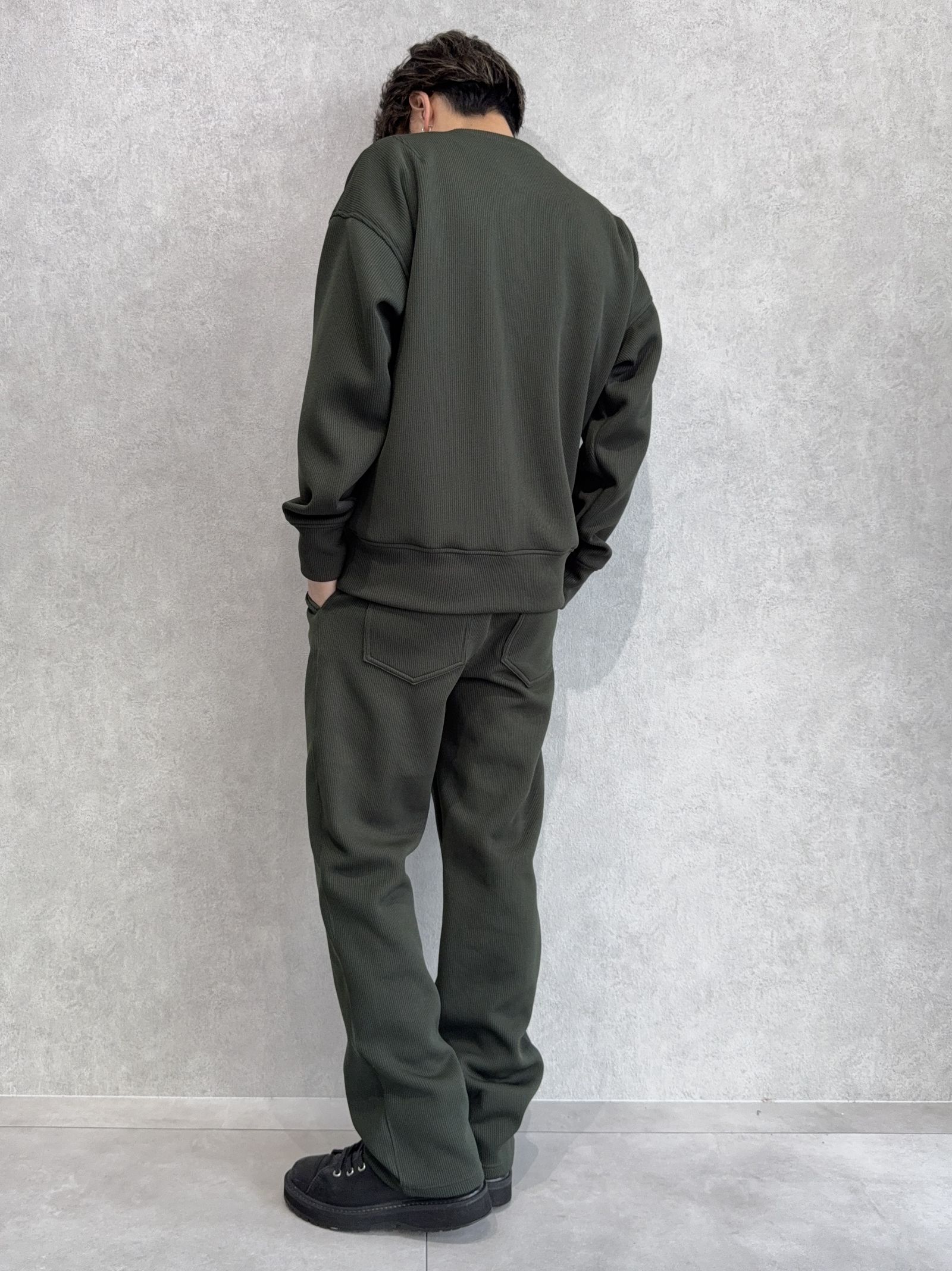 ボリュームと軽さのある高機能あぜ編みジャージセットアップ