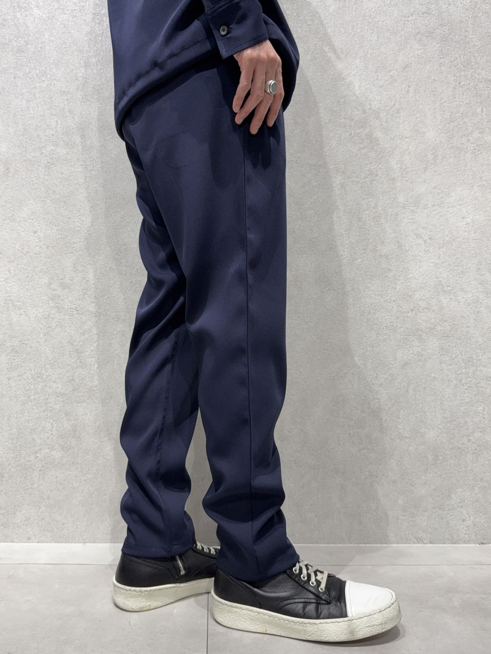 PAT WIDE EASY PANTS / RC39-ST-036BN / サテンワイドテーパードパンツ / ネイビー