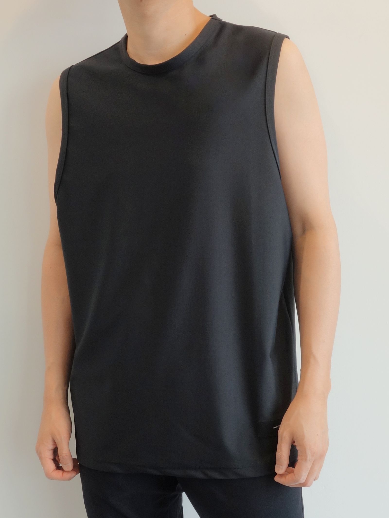 ID RUSH OVER NO SLEEVE / RC24-T-011 / ラッシュガードノースリーブ