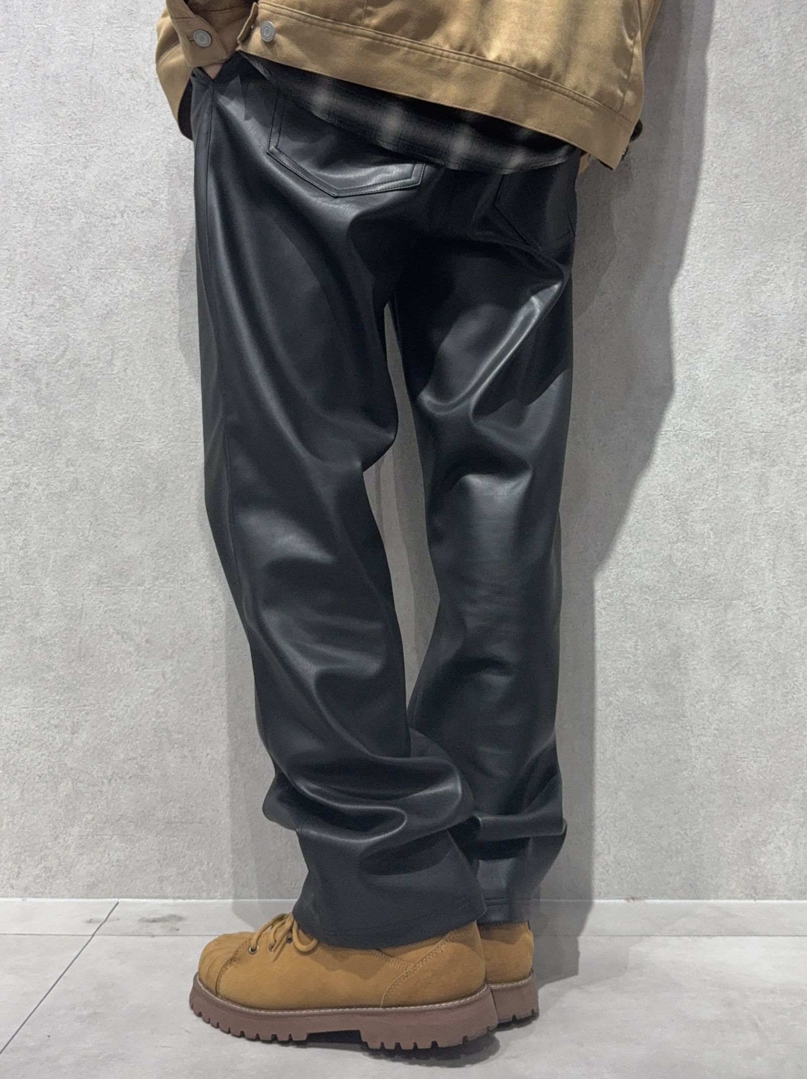 【LUKE別注】 CHRIS EASY WIDE TUCK PANTS / RC37-ST-016WT / エコレザー ワイドパンツ / ブラック