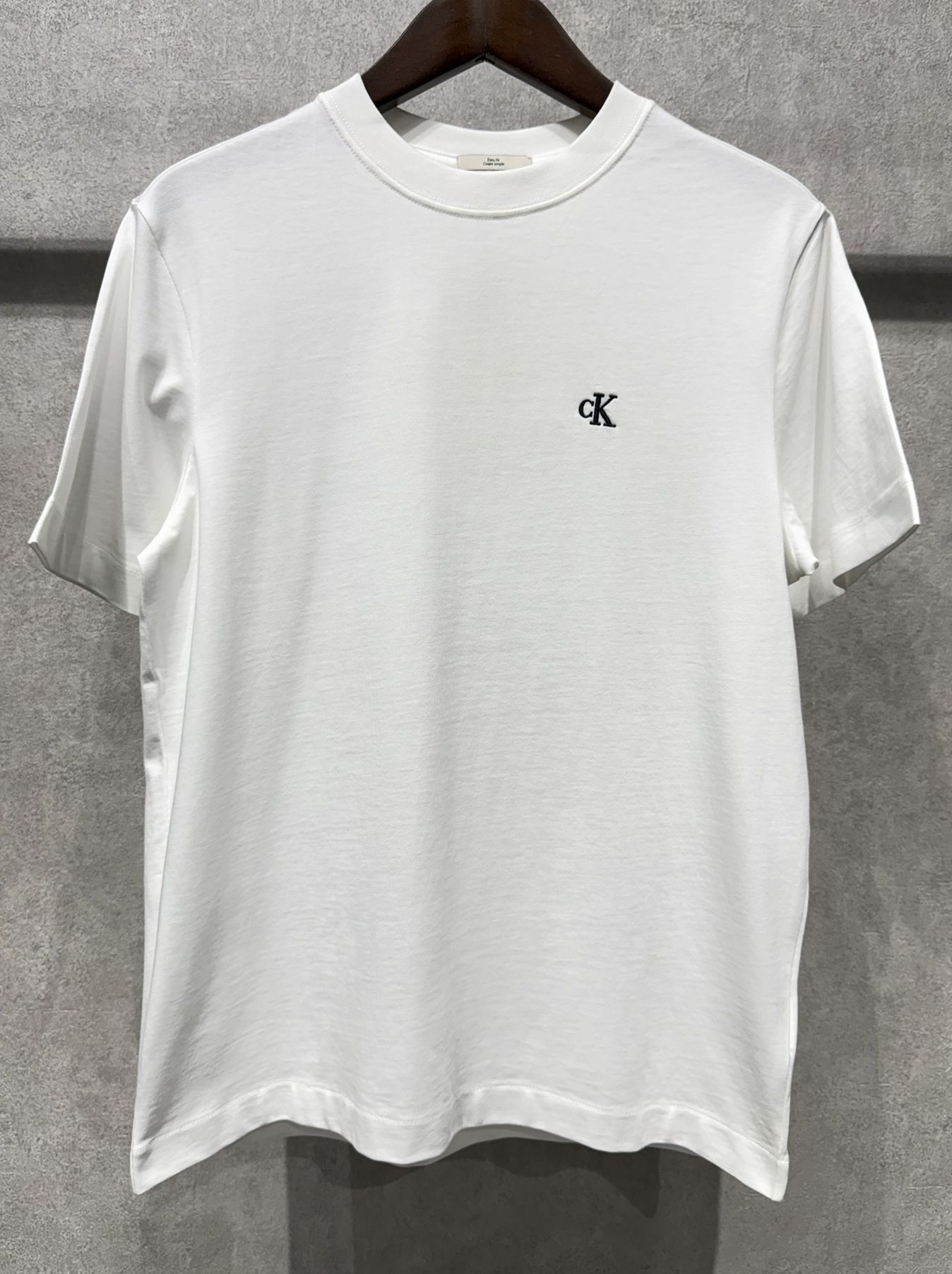 【Jung Kook/ジョングク、MINGYU/ミンギュ着用商品】 ショートスリーブイージーモノグラムTシャツ / 4RC275G / YAF(ホワイト)