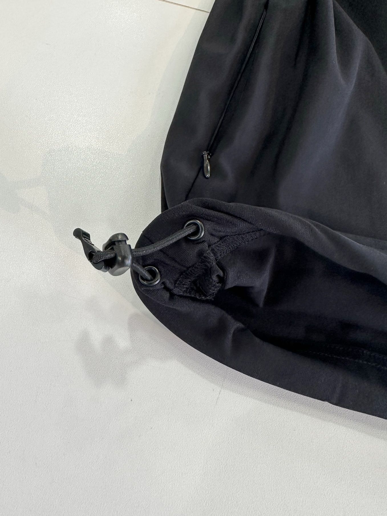 NYLON TECH PULLOVER / RC29-C-001 / ナイロントレーナー / ブラック