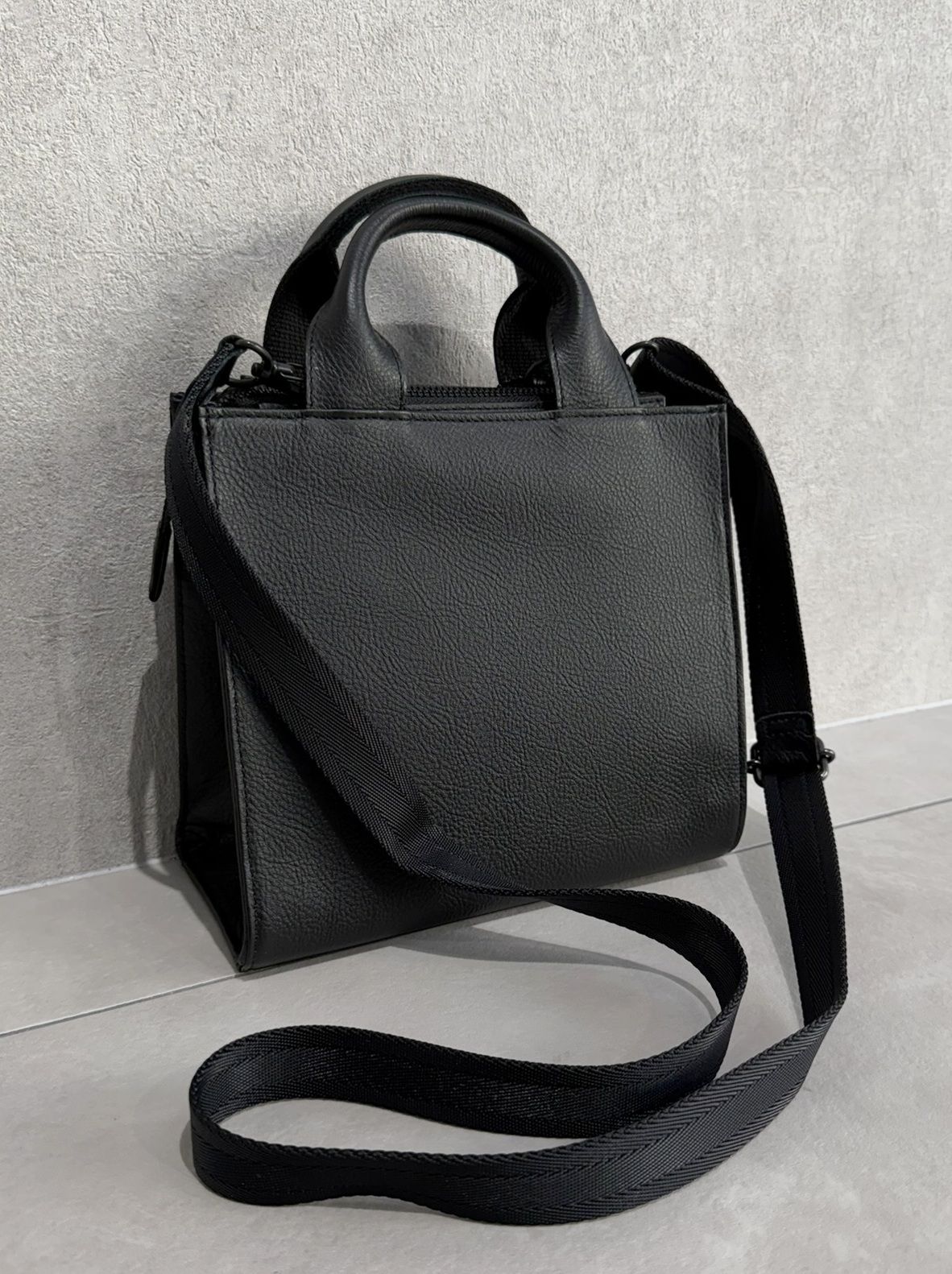 ウォータープルーフレザー ミニショルダートートバッグ / DCD-01540B / ブラック×ブラック