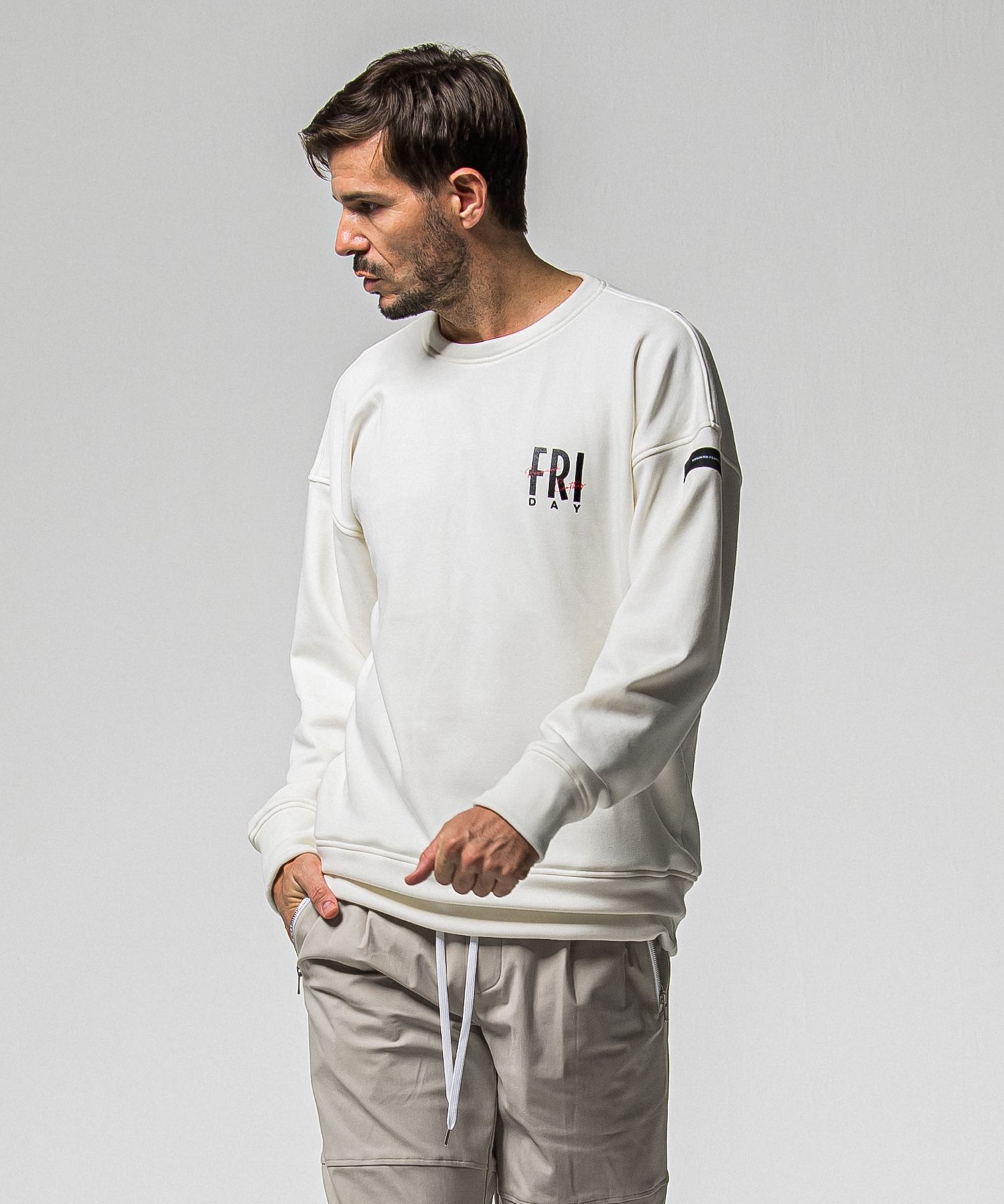 【FRIDAYコラボ】 FRIDAY STANDARD LOGO VELOURS FLEECE TRAINER / RCF1-C-004 / 裏起毛FRIDAYスタンダードロゴトレーナー / ホワイト (11月上旬入荷予定)