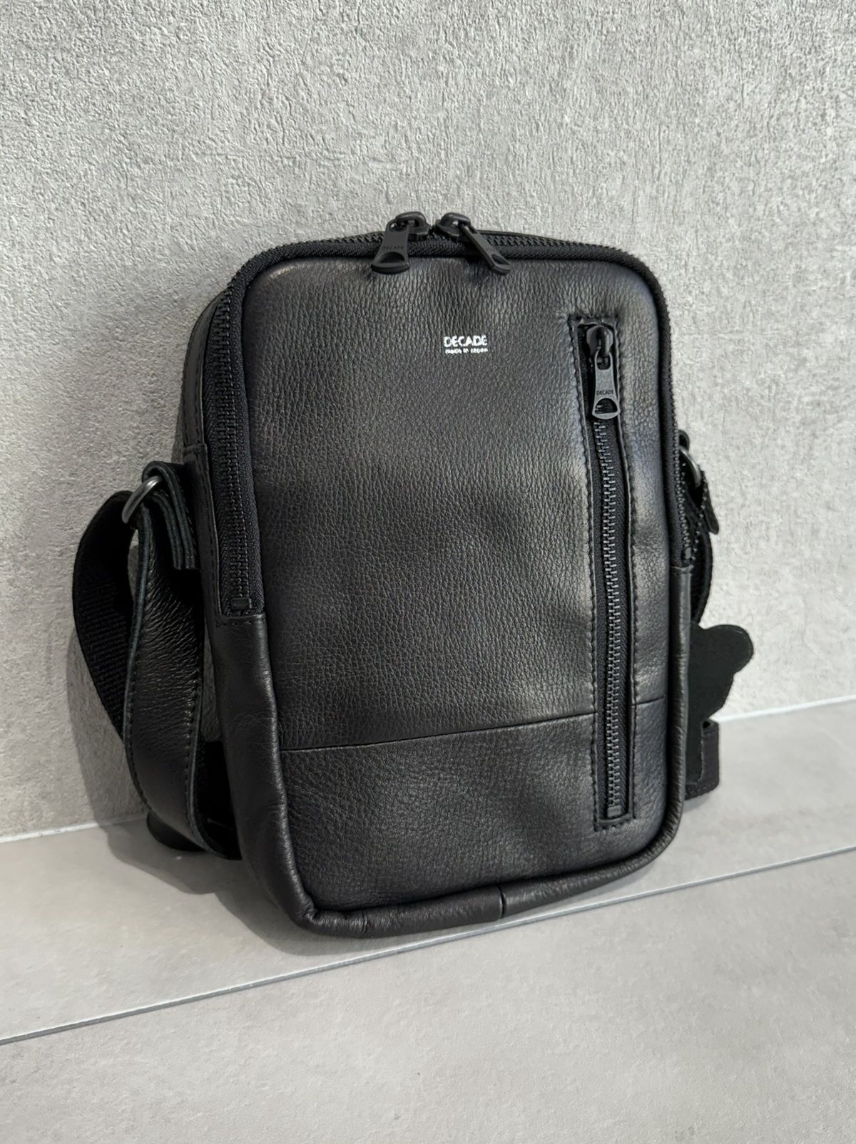 オイルドカウレザー ミニショルダーバッグ / DCD-01460B / ブラック×ブラック