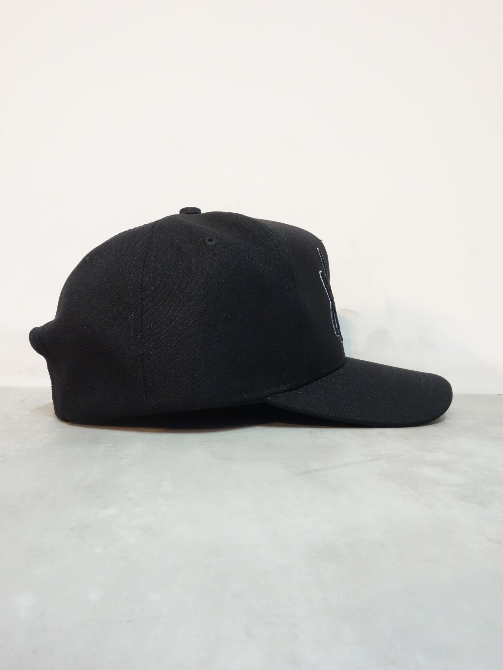 STAMPD - STAMPD SCRIPT 5 PANEL SNAPBACK / SLA-U2880HT / キャップ