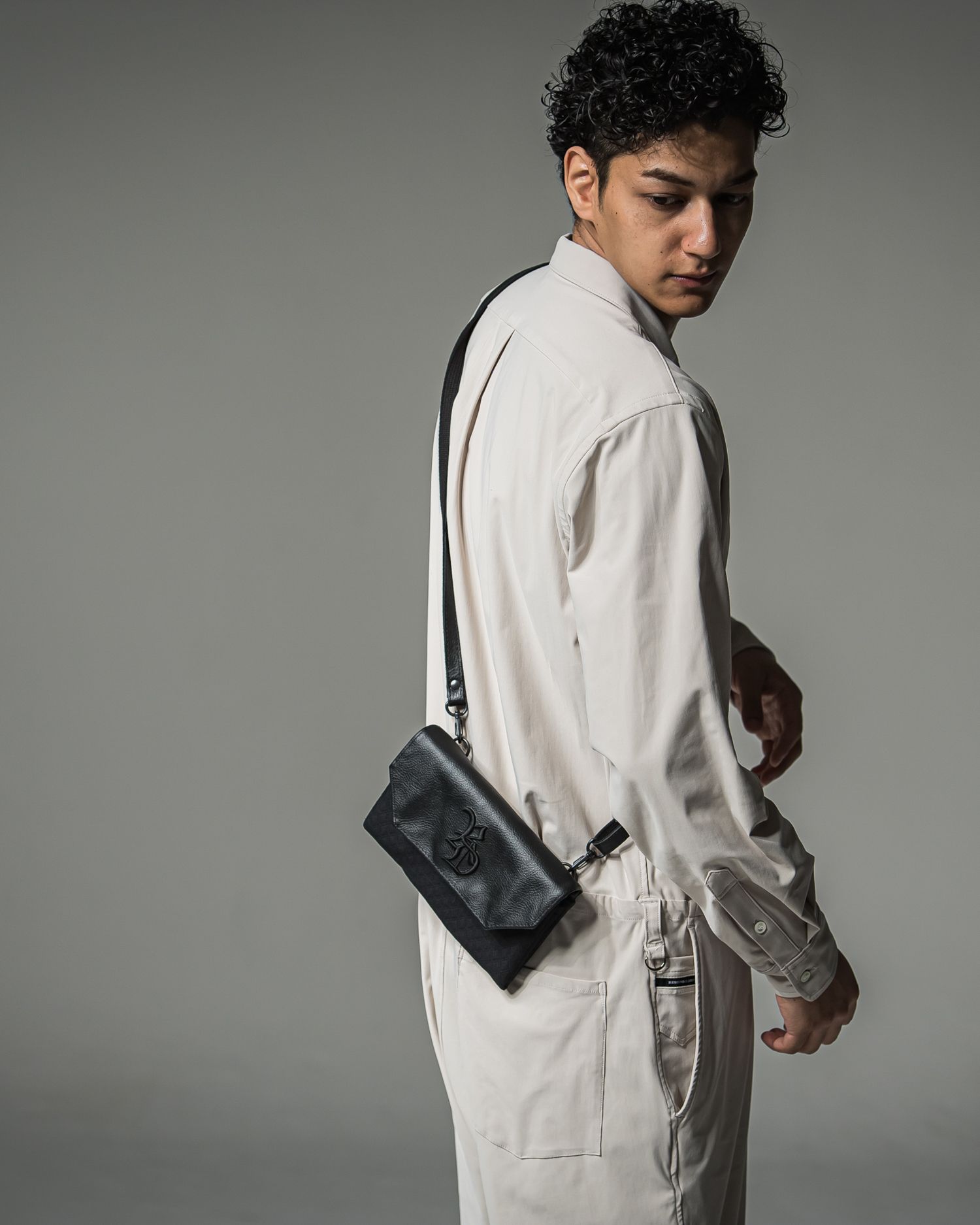 DECADE CLUTCH WALLET SHOULDER BAG / RC37-BAG-001RD / クラッチウォレットショルダーバッグ / ブラック (9月上旬入荷予定)
