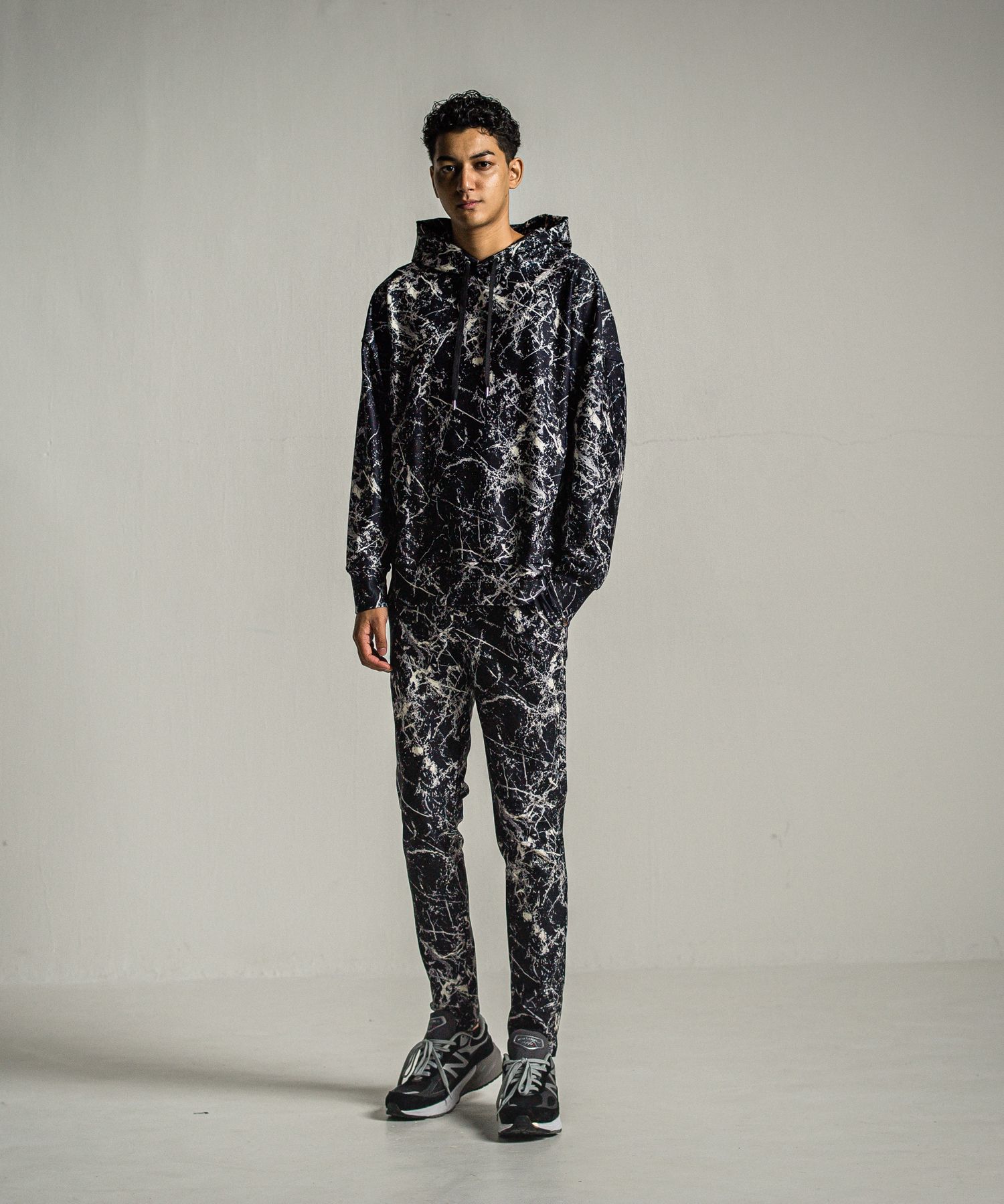PAINT LOOSE HOODIE / RC34-C-008 / ペイント柄ルーズパーカー / ブラック