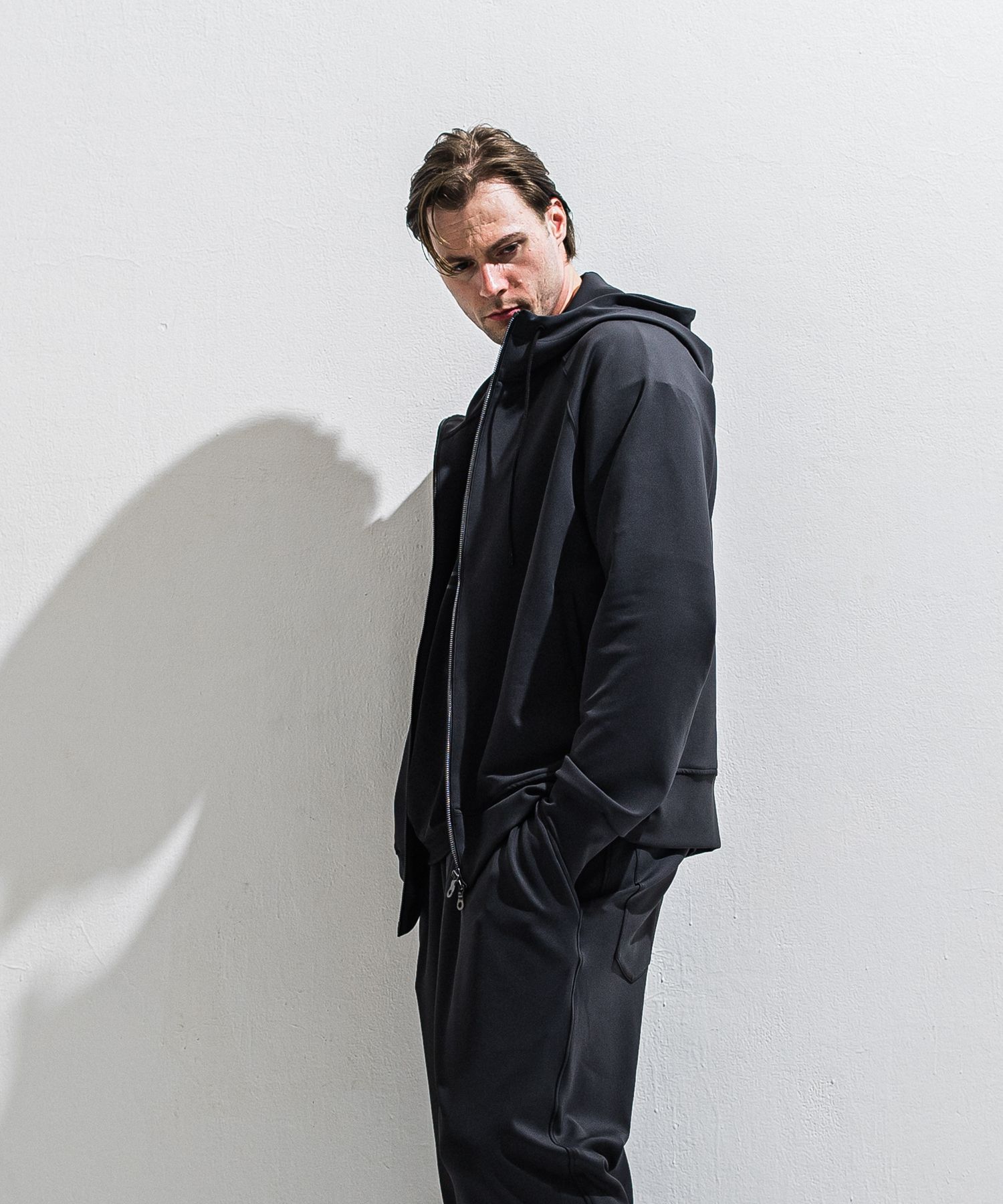 SIGN ZIP HOODIE / DP1-C-002 / サインプリントジップパーカー / ブラック (2月上旬入荷予定)