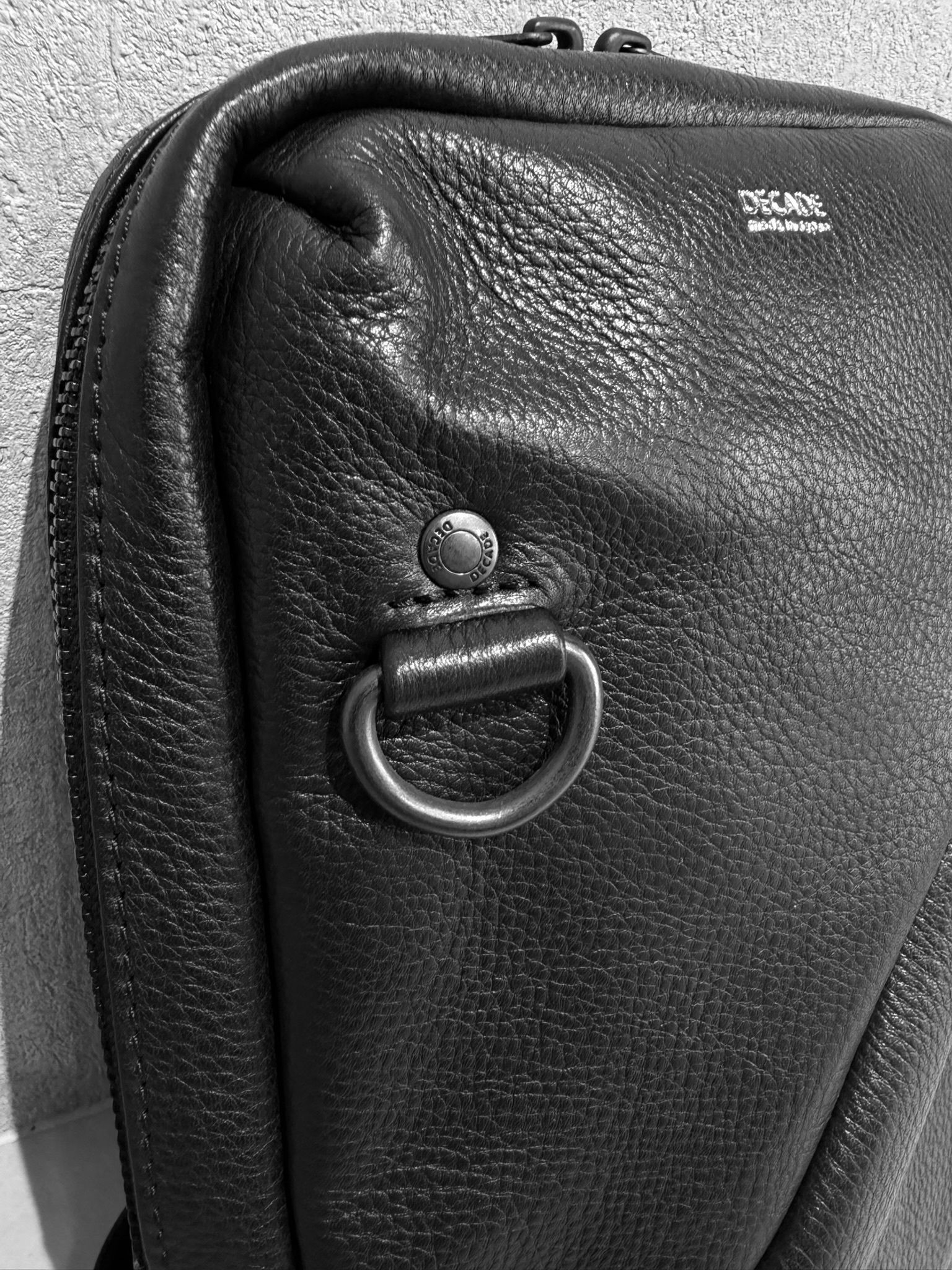 オイルドカウレザー ボディショルダーバッグ / DCD-01367B / ブラック×ブラック