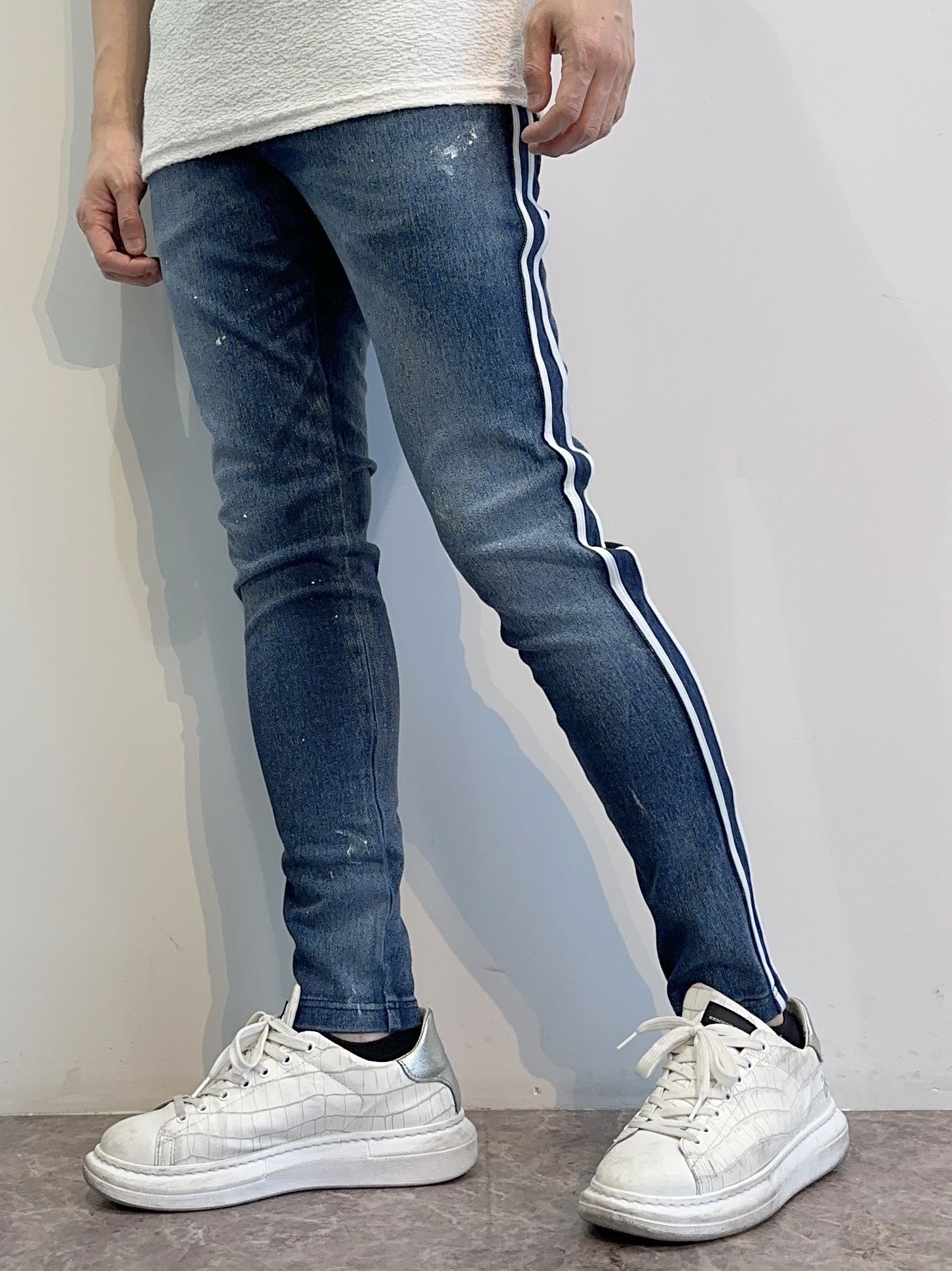 line jeans