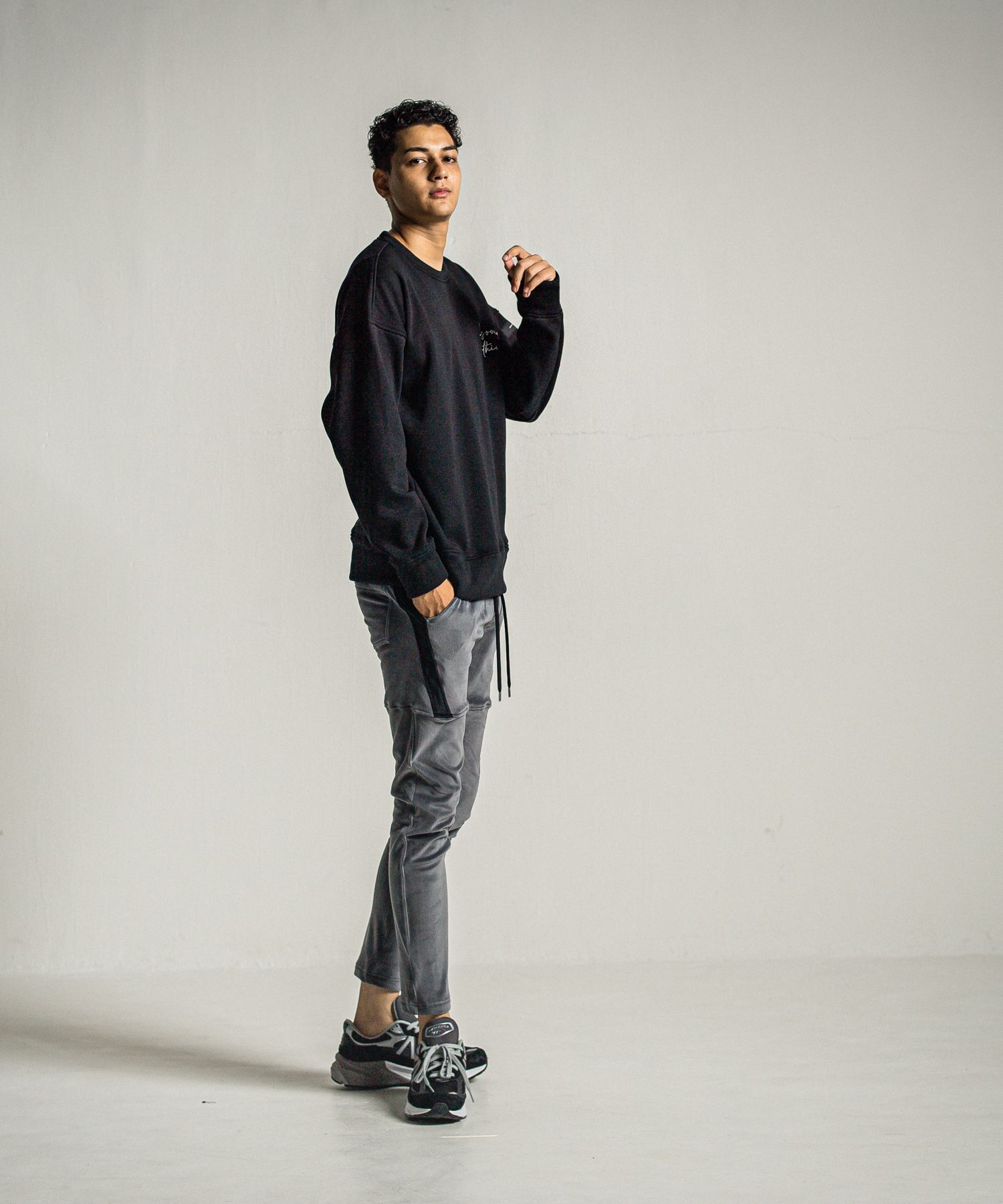 ID VELOURS FLEECE DROP TRAINER / RC34-C-004 / 裏起毛バックロゴトレーナー / ブラック