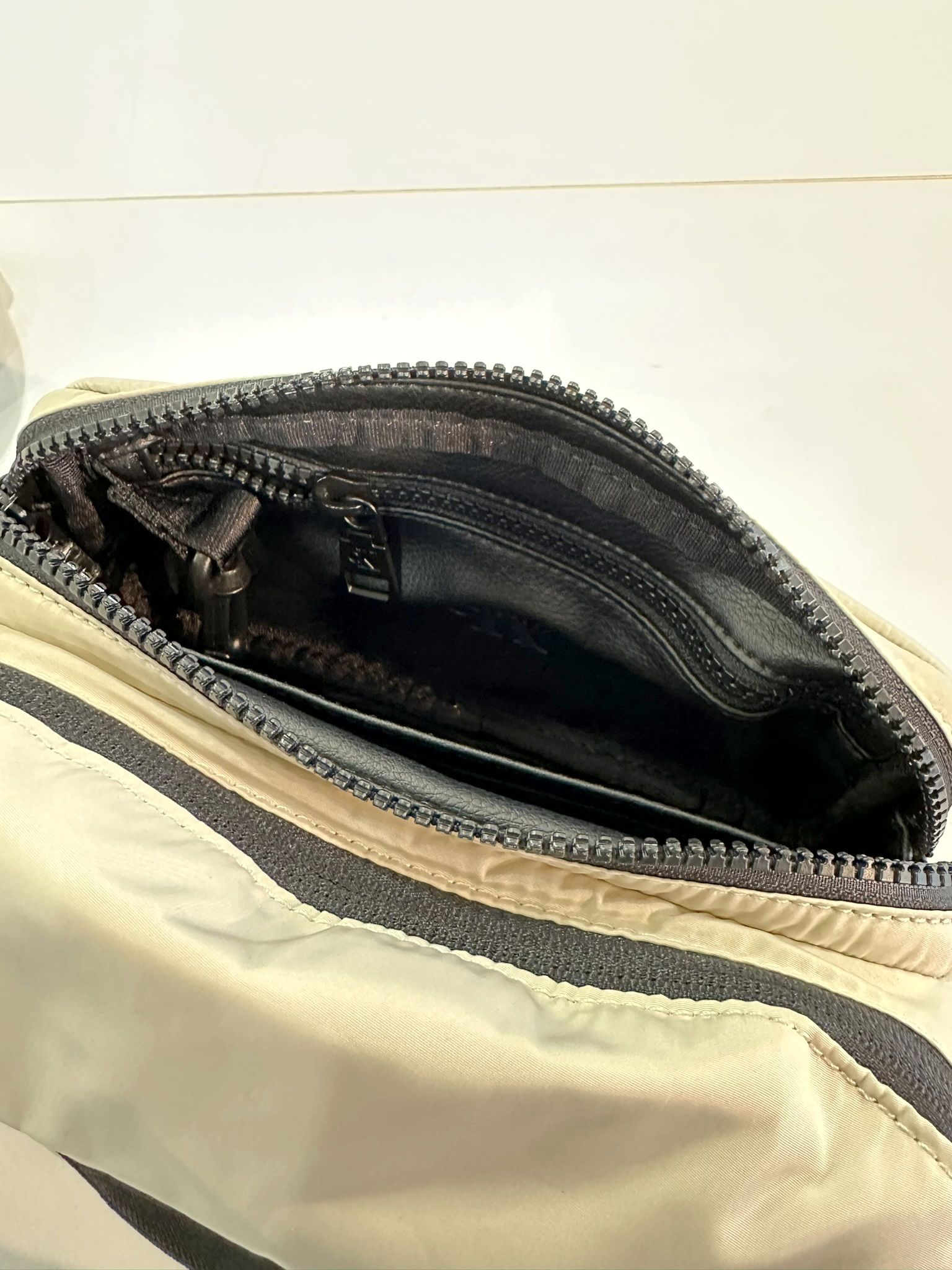 PACKABLE WAISTBAG / HP2185 / パッカブルボディーバッグ / ベージュ×ブラック