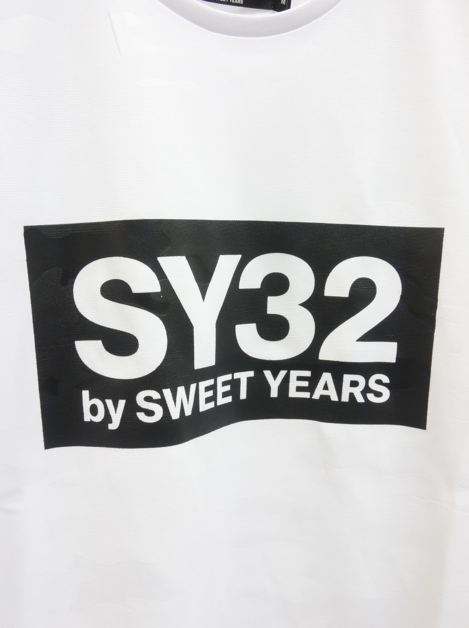 EMBOSS CAMO BOX LOGO TEE / TNS1728 / プリントTシャツ