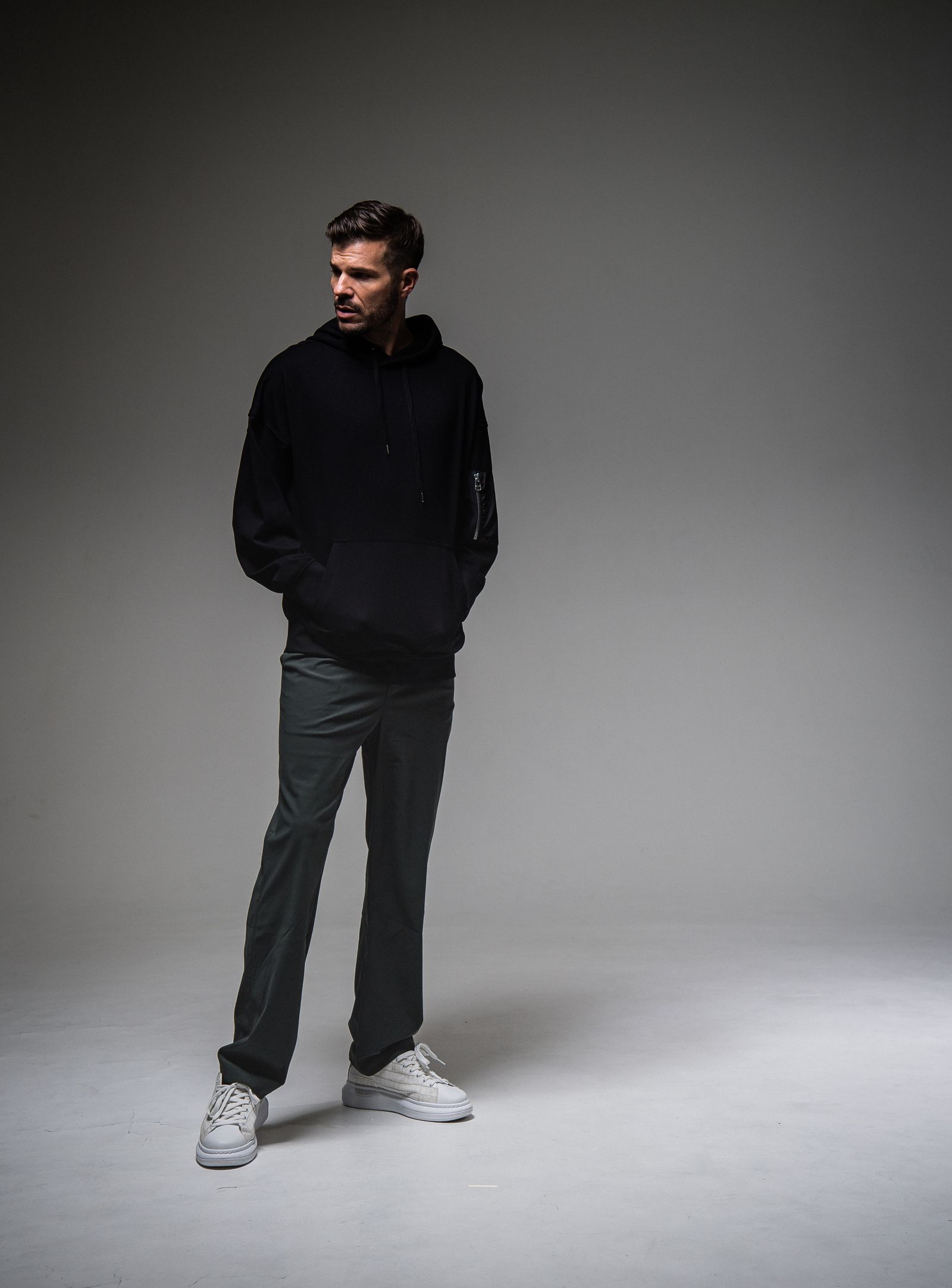 MILITARY POCKET LOOSE HOODIE / RC25-C-005 / ミリタリーポケットパーカー / ブラック