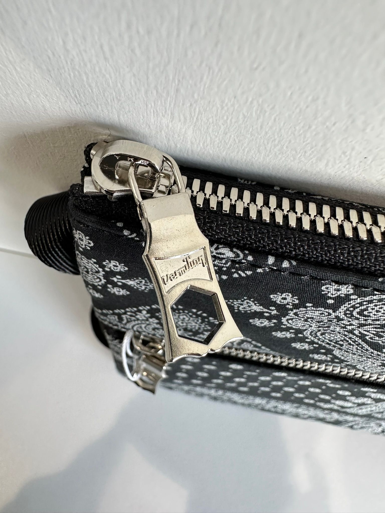 RESOUND CLOTHING - VINTAGE BANDANA SACOCHE / RC17-BAG-003