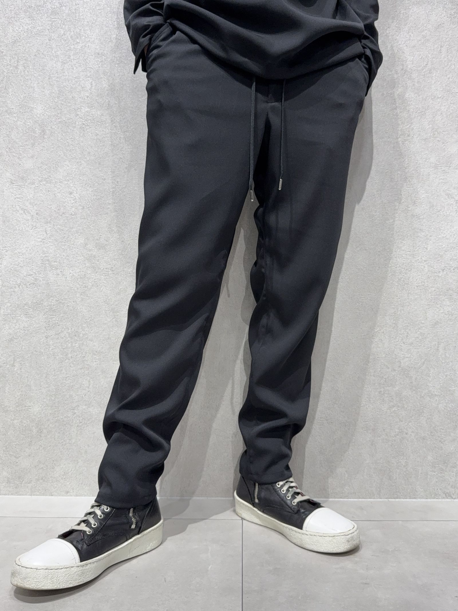 PAT WIDE EASY PANTS / RC39-ST-036BN / サテンワイドテーパードパンツ / ブラック