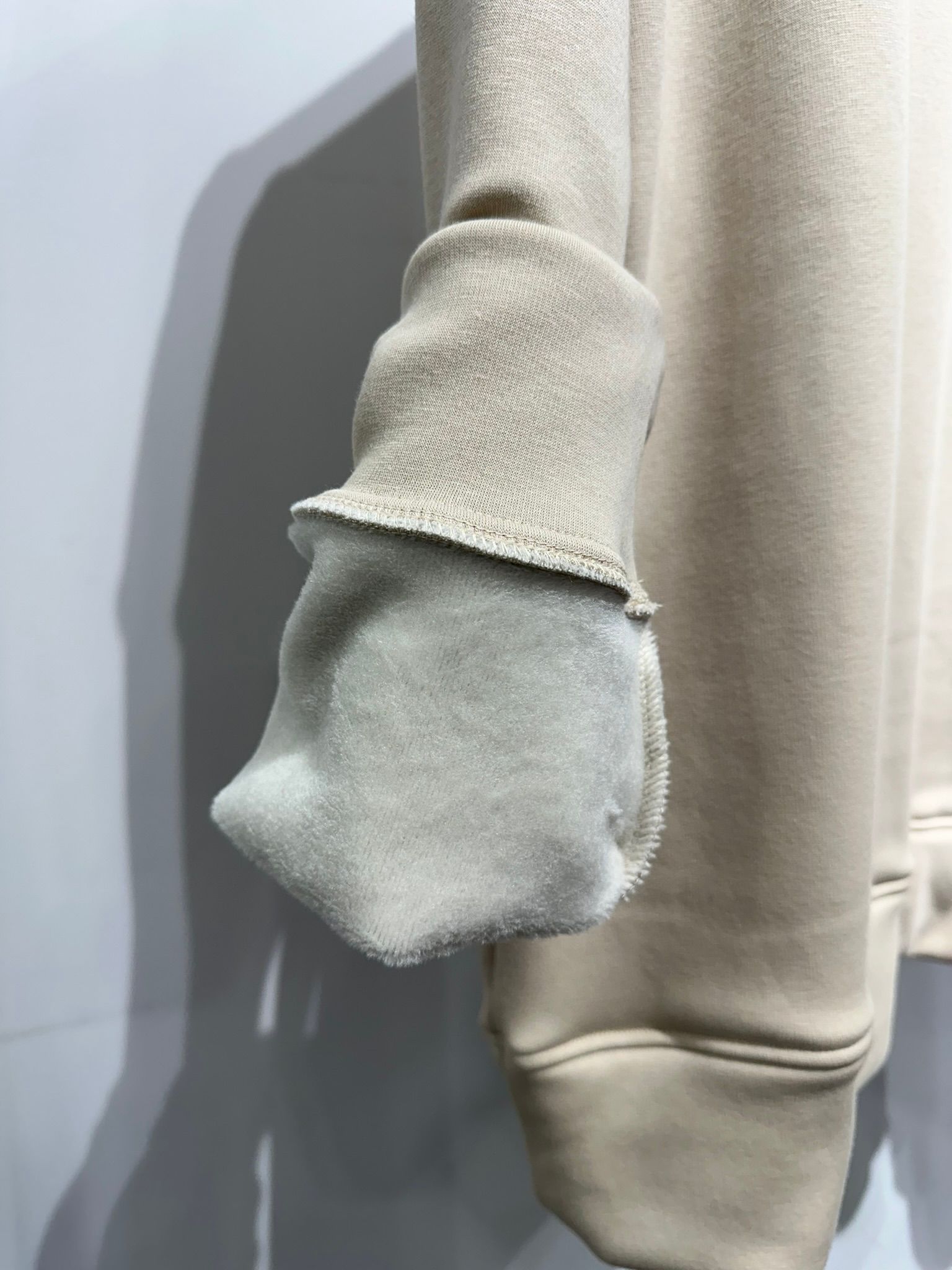ID VELOURS FLEECE DROP TRAINER / RC34-C-004 / 裏起毛バックロゴトレーナー / ベージュ