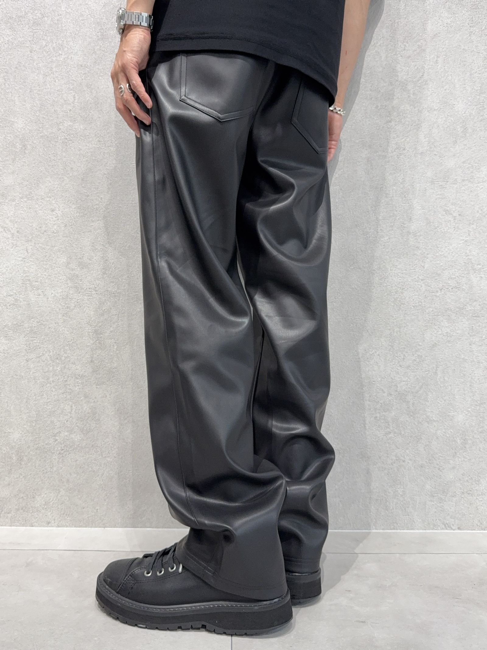【LUKE別注】 CHRIS EASY WIDE TUCK PANTS / RC37-ST-016WTD / エコレザー ワイドパンツ / ブラック