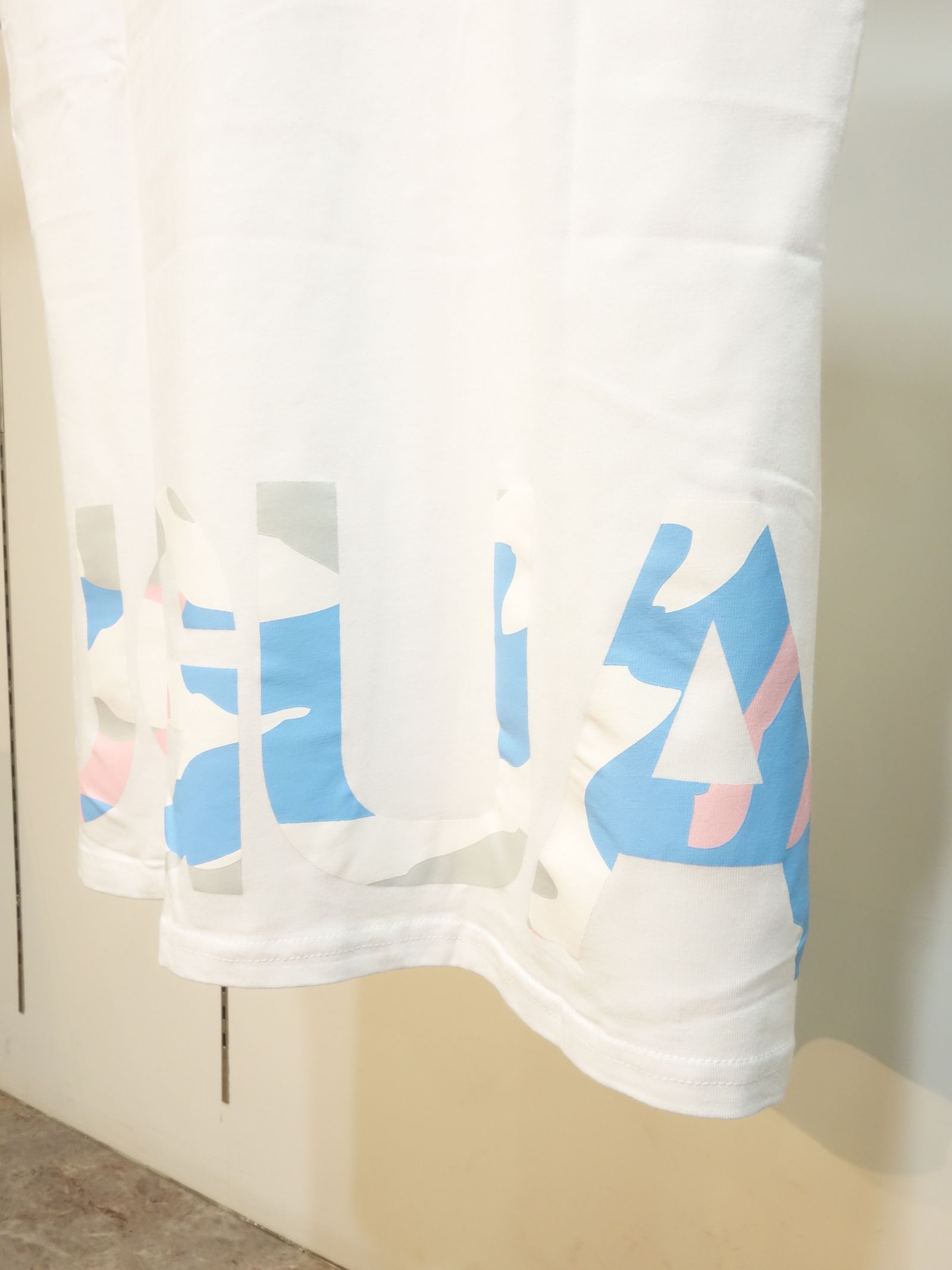 カモ柄ロゴ半袖Tシャツ / ust-22017