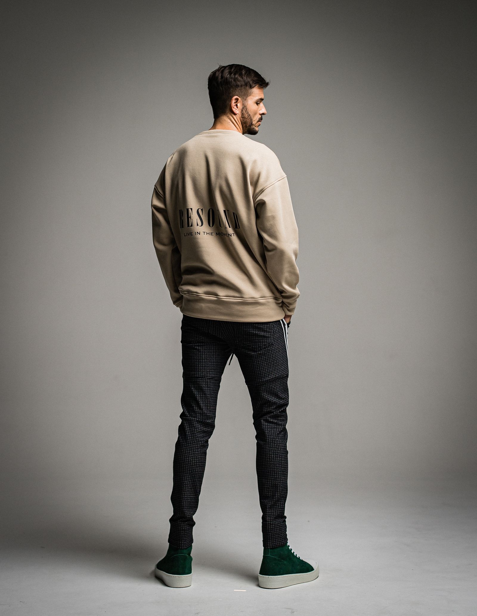 ID BACKROGO VELOURS FLEECE DROP TRAINER / RC26-C-002 / 裏起毛バックロゴトレーナー / ベージュ