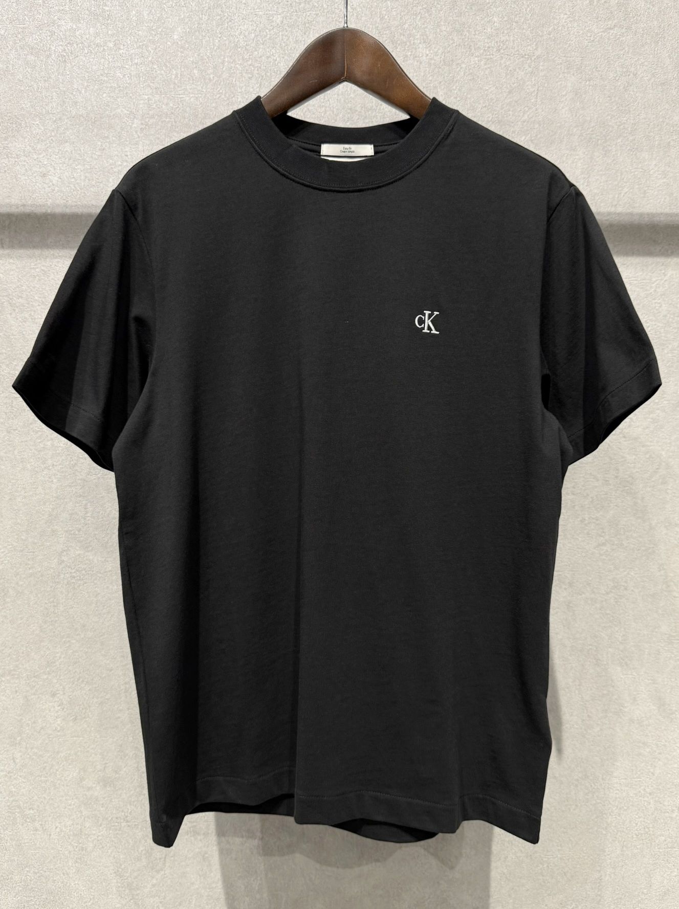 【Jung Kook/ジョングク、MINGYU/ミンギュ着用商品】 ショートスリーブイージーモノグラムTシャツ / 4RC275G / UB1(ブラック)