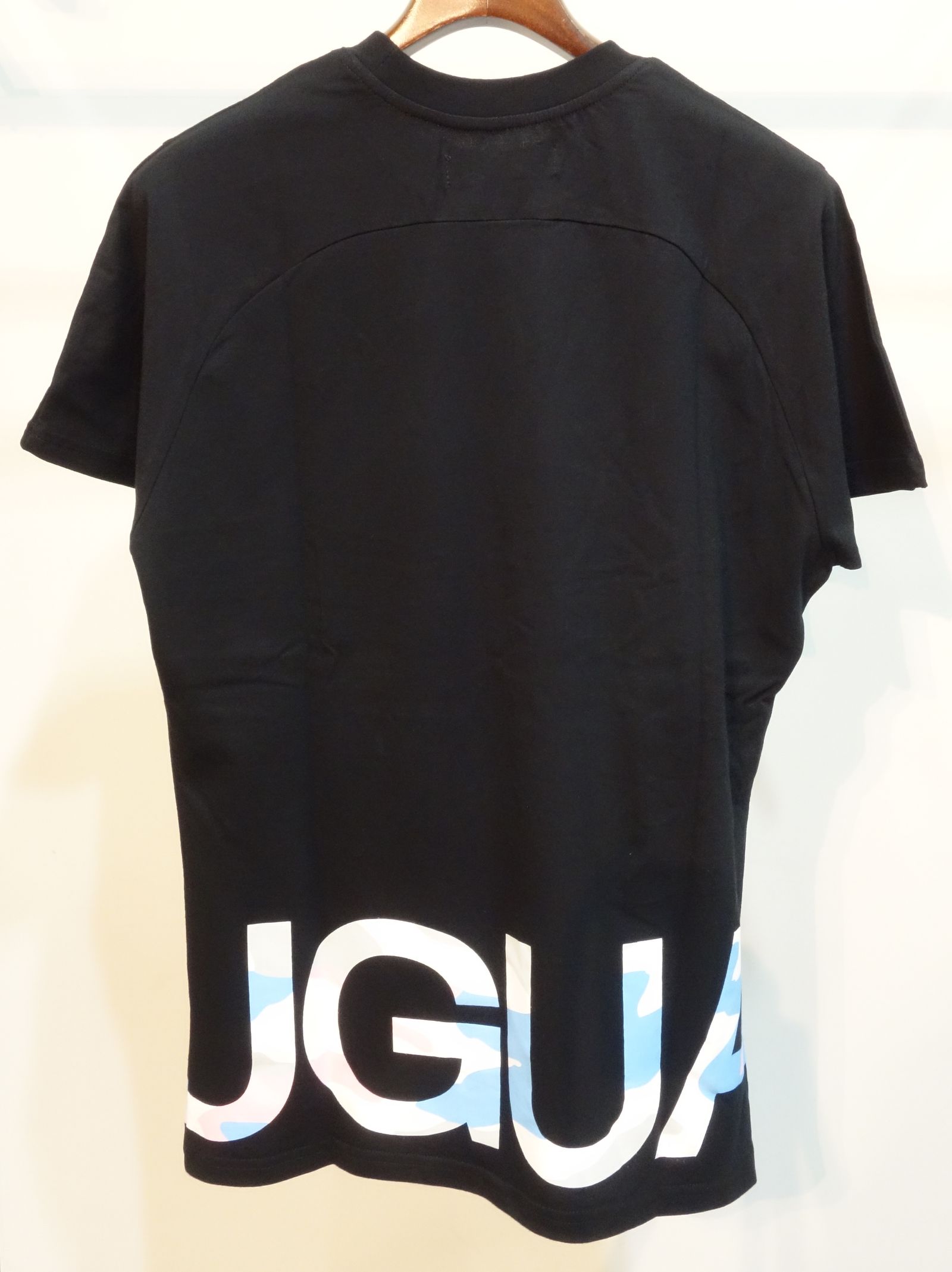 【定番人気】1PIU1UGUALE3 RELAX カモ柄ロゴ半袖Tシャツ 1PIU1UGUALE3 RELAX - カモ柄ロゴ半袖Tシャツ / ust-22017 | LUKE
