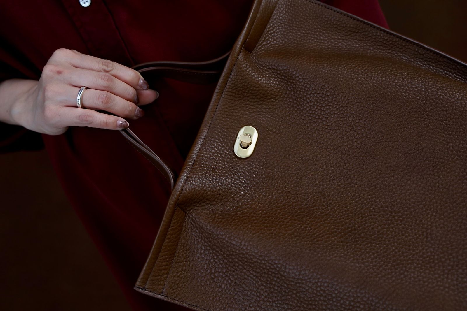 エンダースキーマ バッグ twist hand bag large(zw-b-tbb)cognac