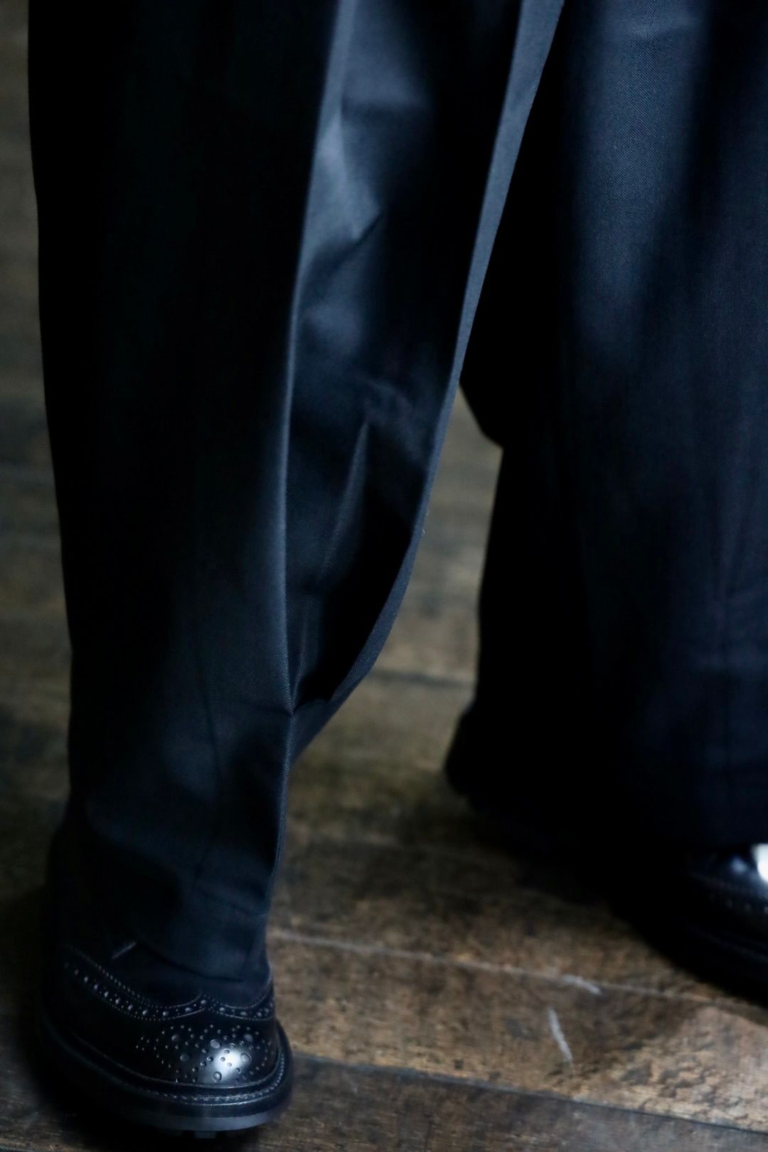 コムデギャルソンオム24AW ウールサージタックパンツ(HN-P006-051)BLACK