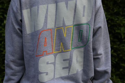 WIND AND SEA SEA (juicy-fresh) CREW NECK"GREY"style.4.24.