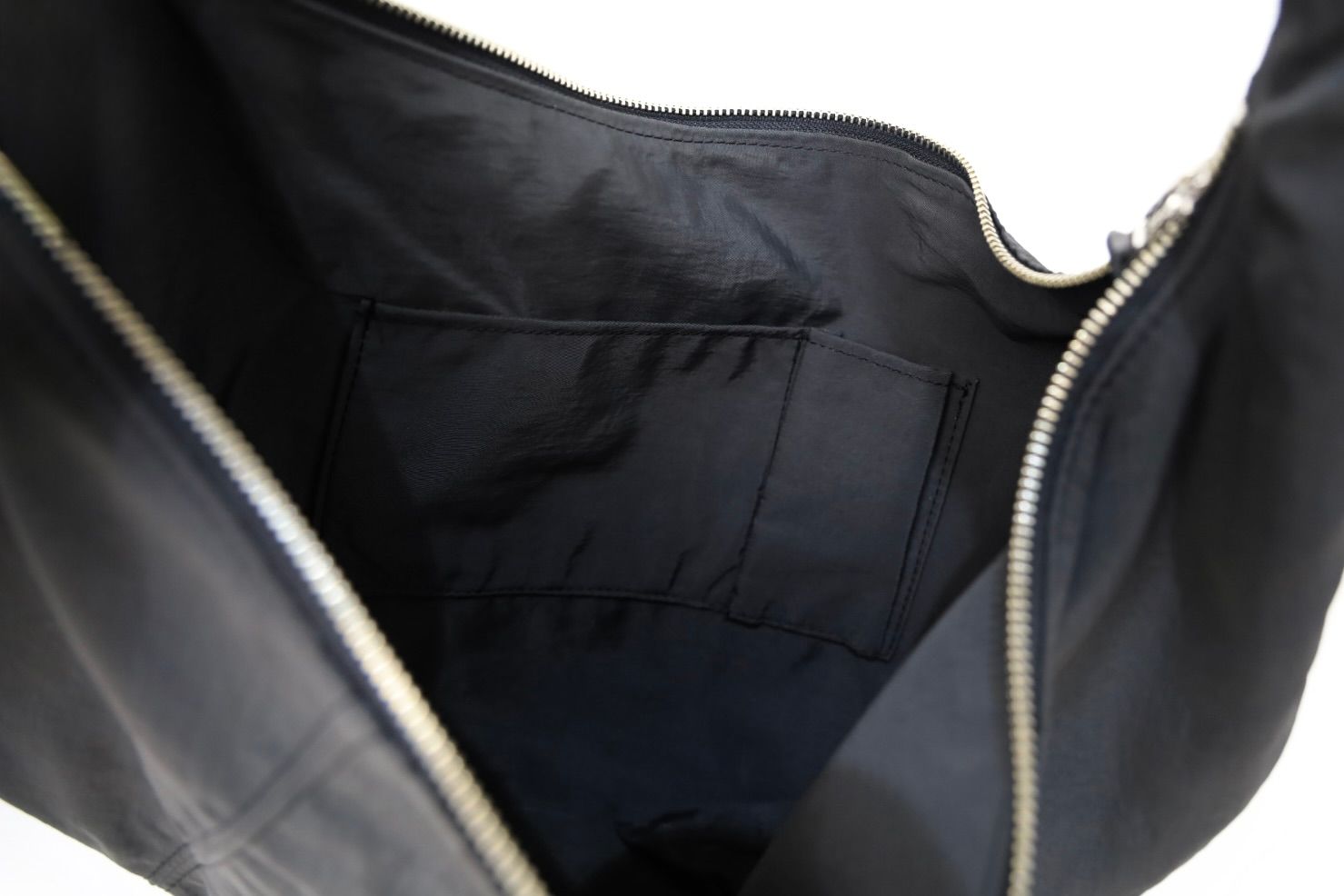 YOKE 26FW Nylon Circle Shoulder Bag(YK26FW01406A)Black
