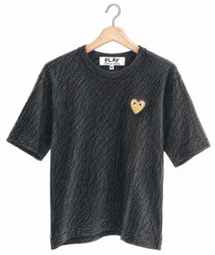 プレイコムデギャルソン ワンポイントTシャツ (BLACK×GOLD HEART)新作発売！